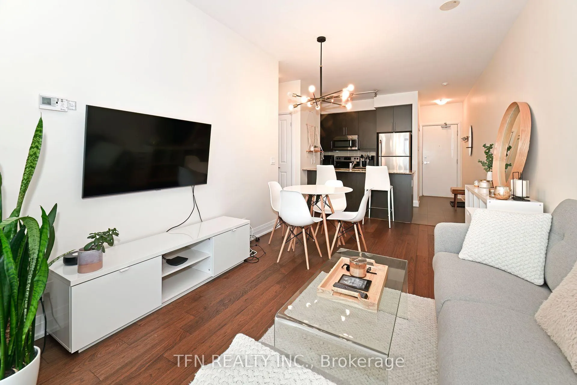 Photo 6 of Unit 1605, 530 St Clair Avenue W, Toronto, Humewood-Cedarvale — HOMEH