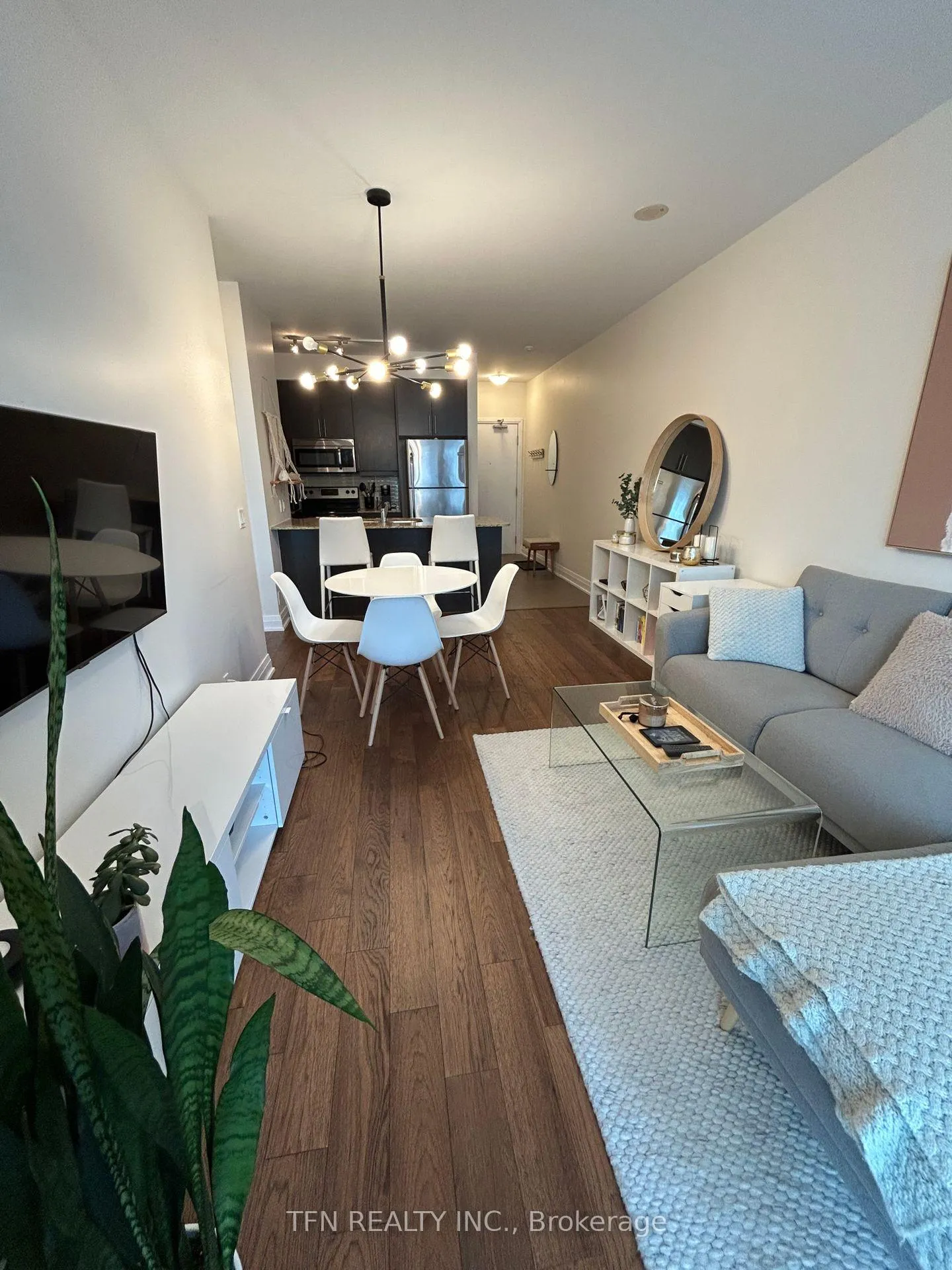 Photo 8 of Unit 1605, 530 St Clair Avenue W, Toronto, Humewood-Cedarvale — HOMEH