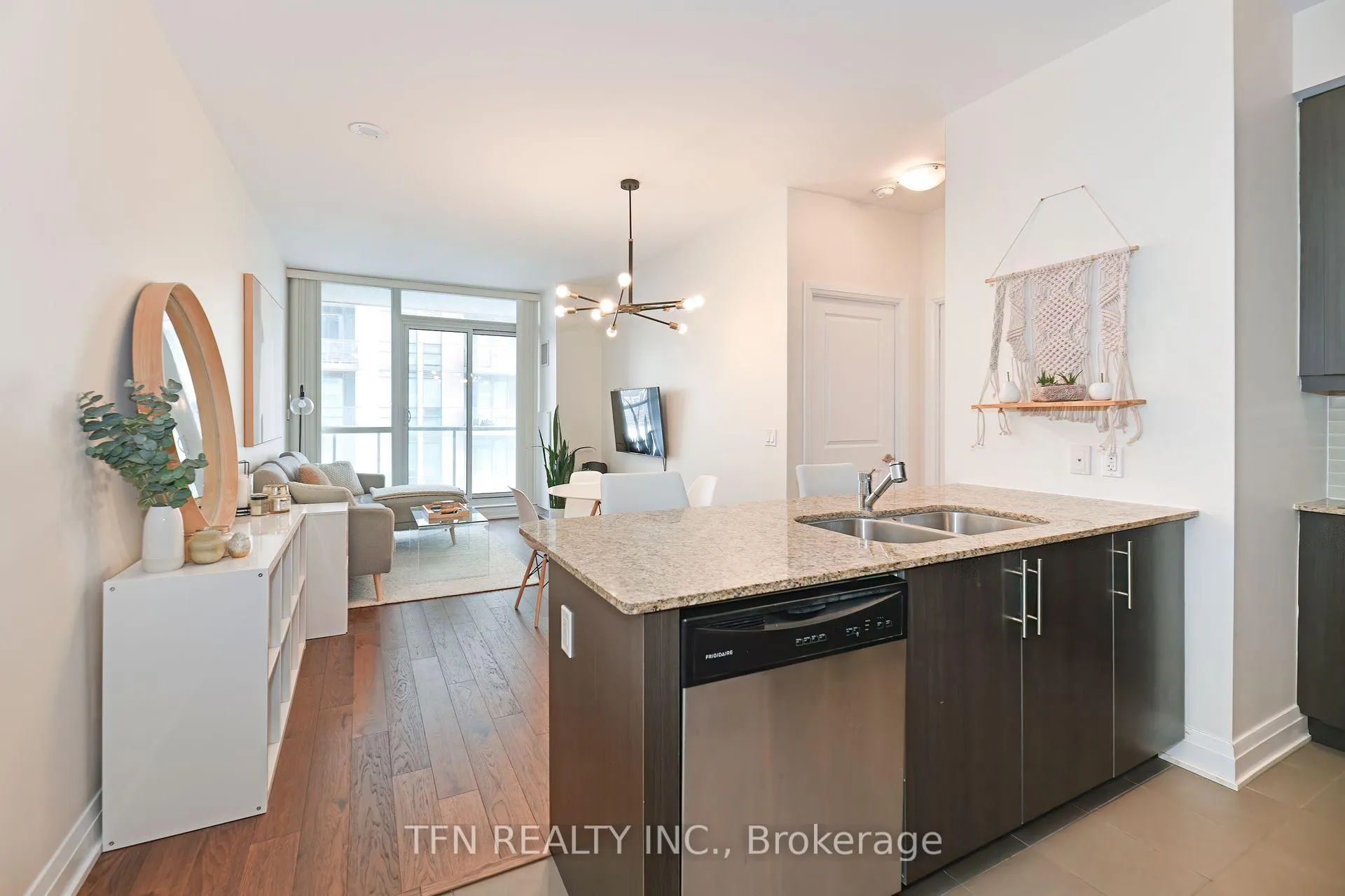 Photo 16 of Unit 1605, 530 St Clair Avenue W, Toronto, Humewood-Cedarvale — HOMEH