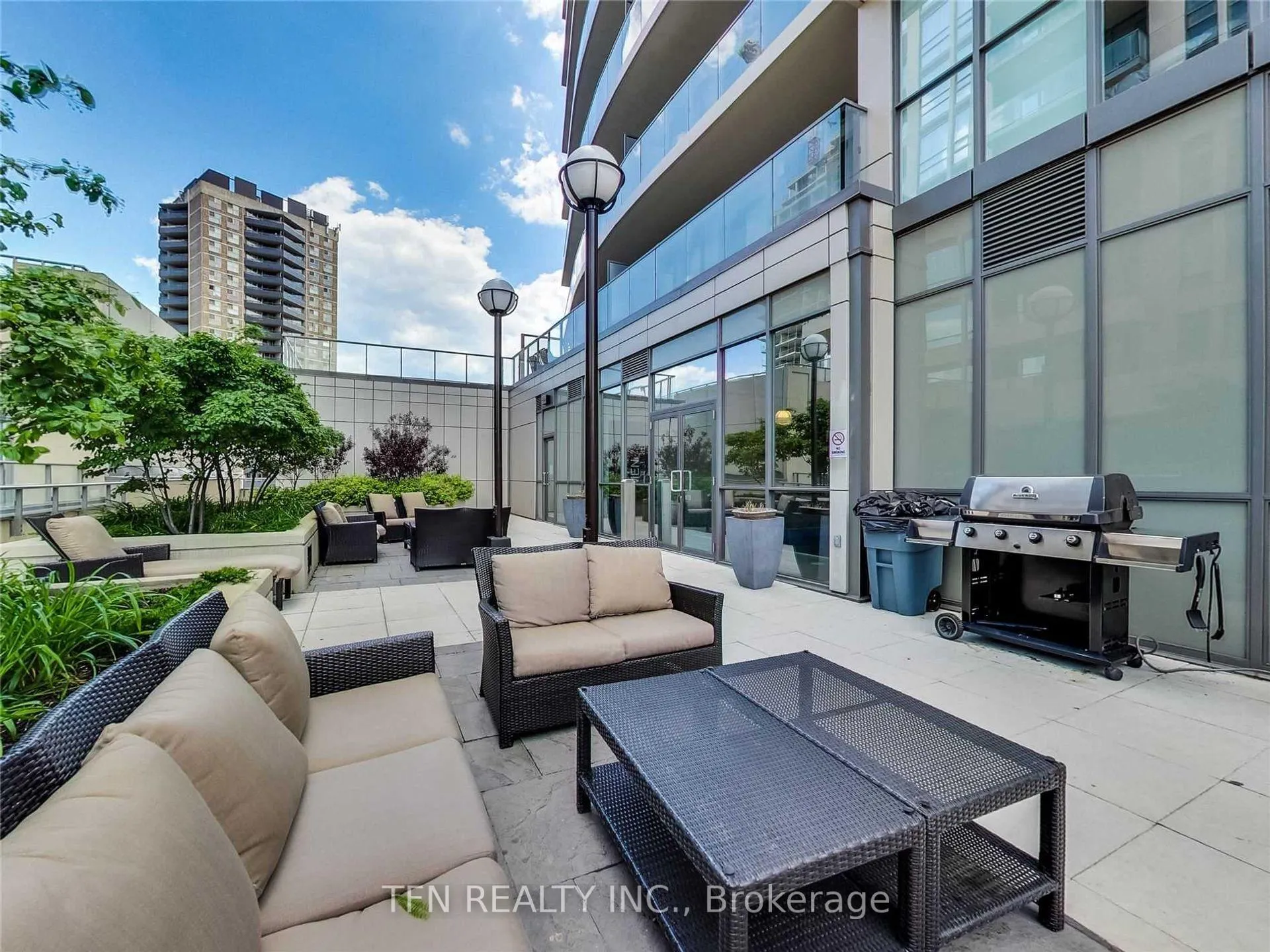 Photo 24 of Unit 1605, 530 St Clair Avenue W, Toronto, Humewood-Cedarvale — HOMEH