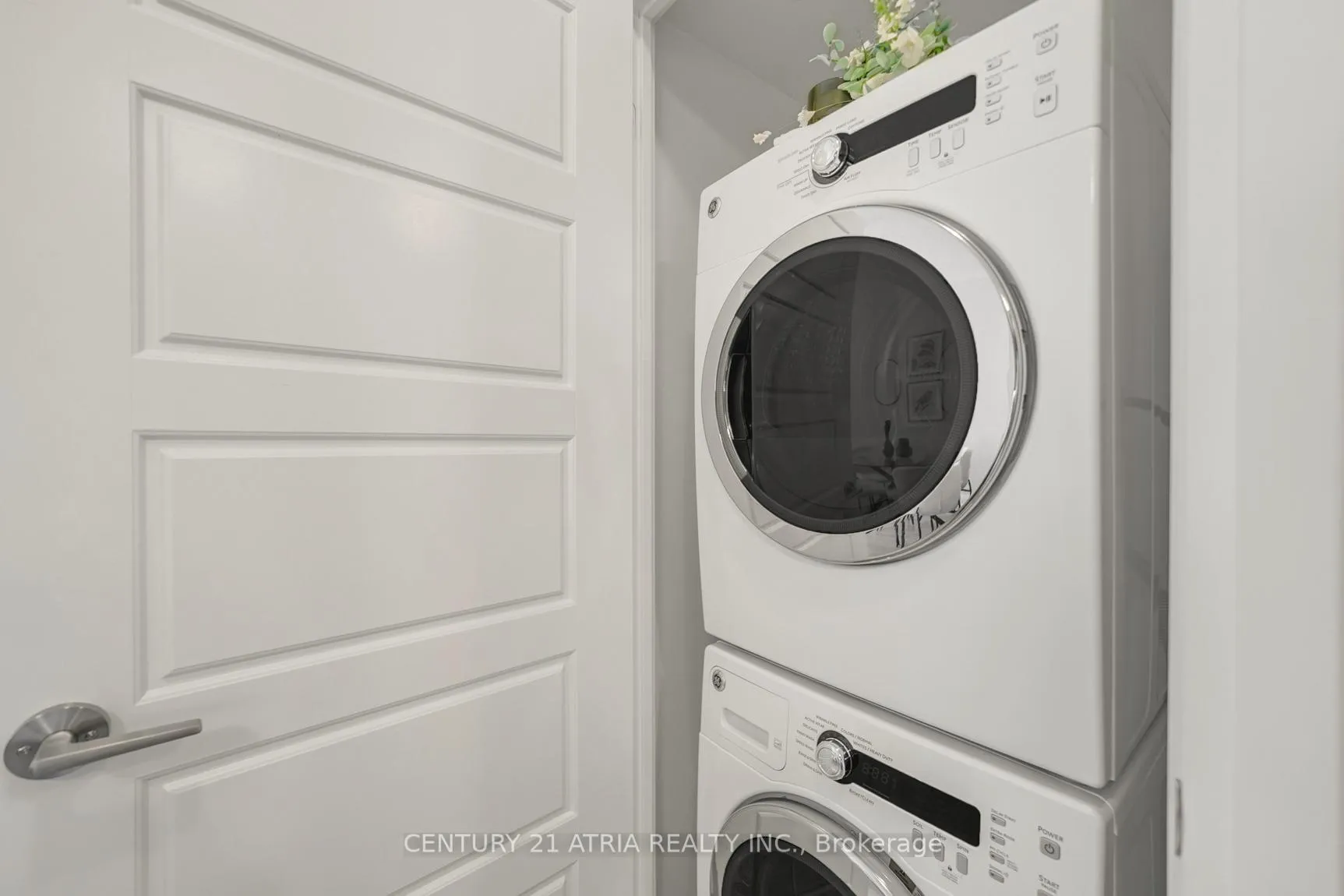 Photo 13 of Unit 307, 8228 Birchmount Road, Markham, Unionville — HOMEH