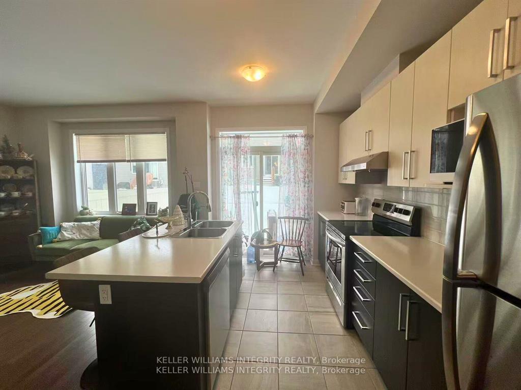 Photo 11 of 426 Kayak Street, Ottawa, Barrhaven - Hearts Desire — HOMEH