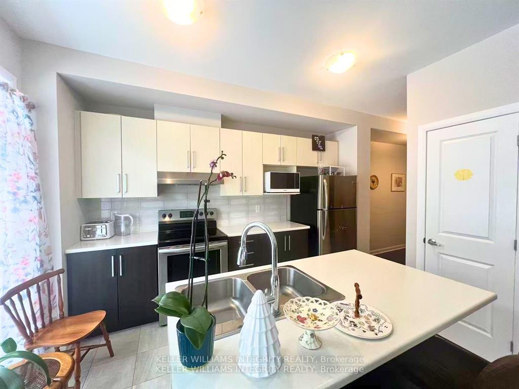 Photo 13 of 426 Kayak Street, Ottawa, Barrhaven - Hearts Desire — HOMEH