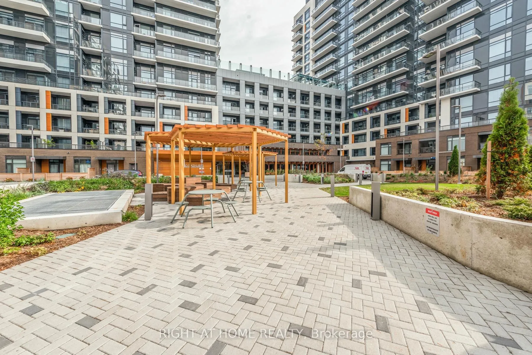 Photo 2 of Unit 1203, 8 Beverley Glen Boulevard, Vaughan, Beverley Glen — HOMEH