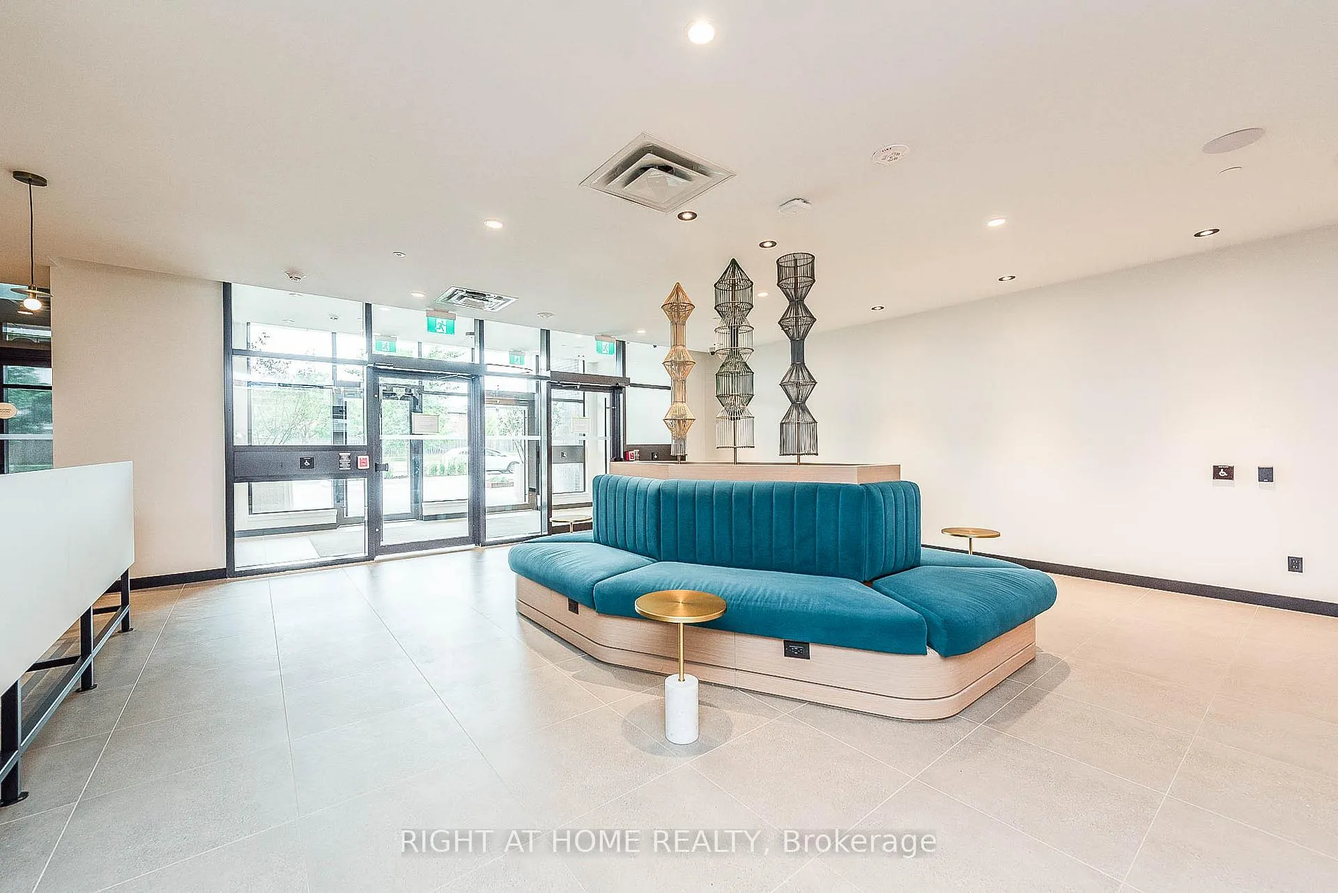Photo 4 of Unit 1203, 8 Beverley Glen Boulevard, Vaughan, Beverley Glen — HOMEH