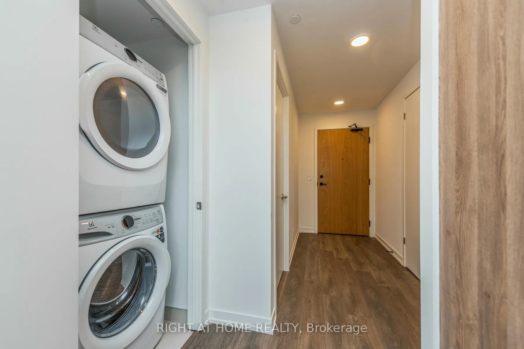 Photo 8 of Unit 1203, 8 Beverley Glen Boulevard, Vaughan, Beverley Glen — HOMEH