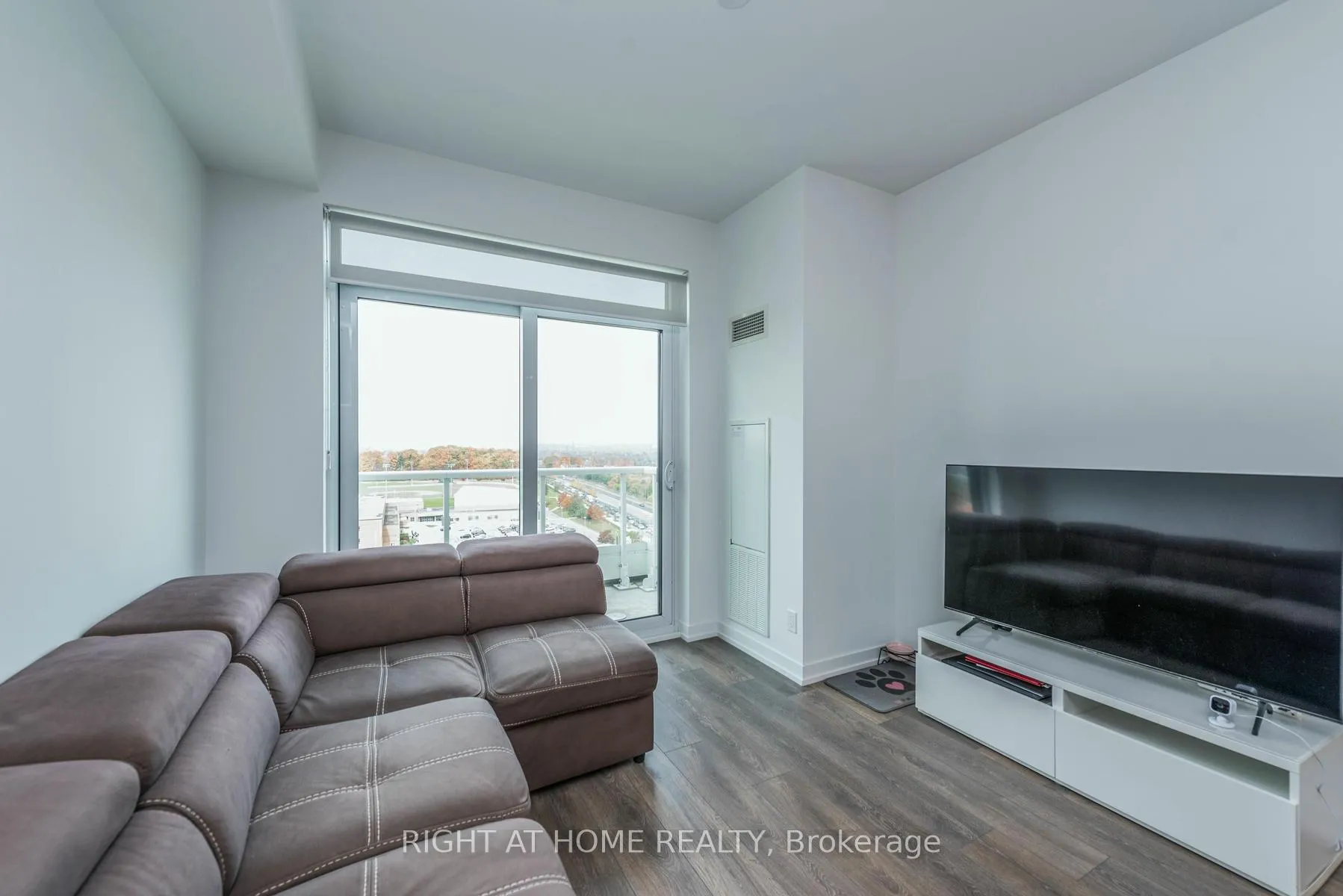 Photo 10 of Unit 1203, 8 Beverley Glen Boulevard, Vaughan, Beverley Glen — HOMEH