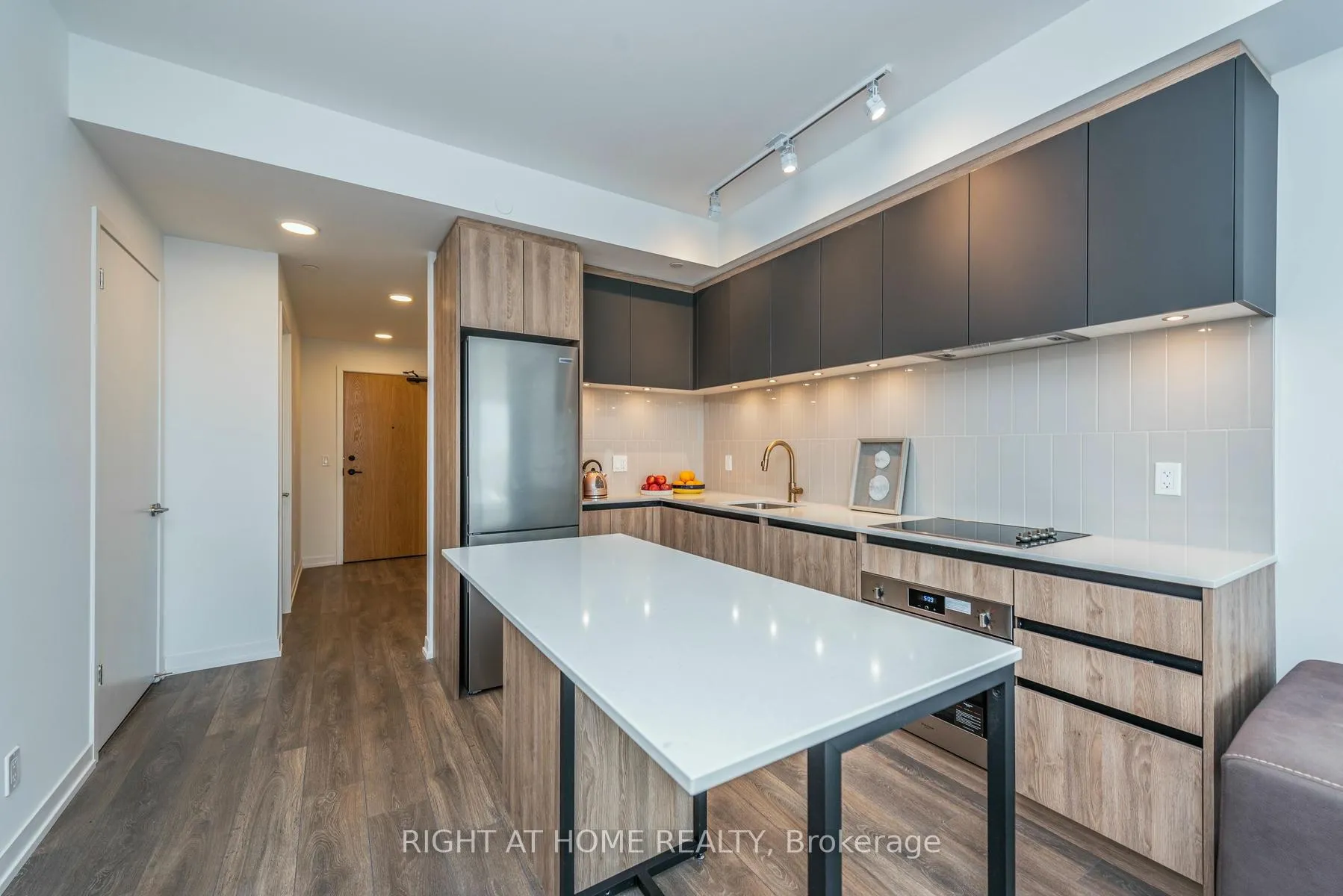 Photo 11 of Unit 1203, 8 Beverley Glen Boulevard, Vaughan, Beverley Glen — HOMEH