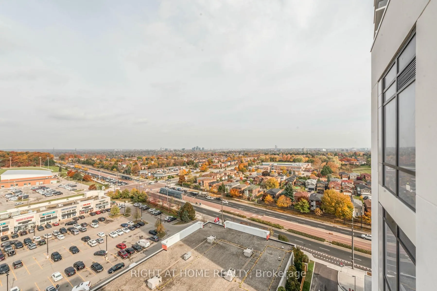 Photo 18 of Unit 1203, 8 Beverley Glen Boulevard, Vaughan, Beverley Glen — HOMEH