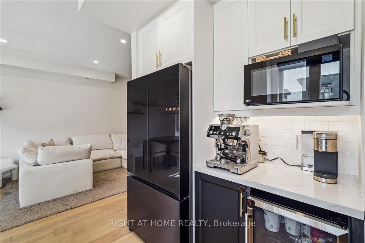 Photo 8 of Unit 14, 105 Kayla Crescent, Vaughan, Maple — HOMEH