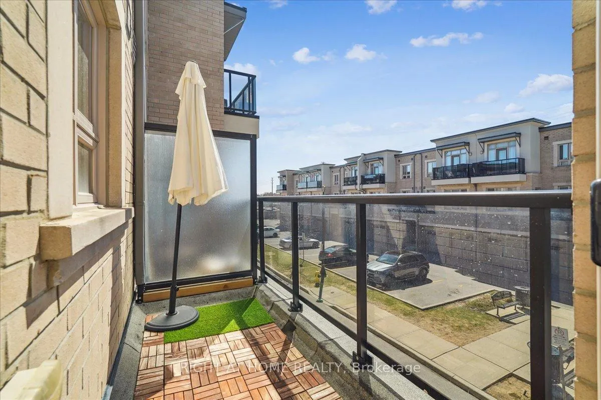 Photo 14 of Unit 14, 105 Kayla Crescent, Vaughan, Maple — HOMEH