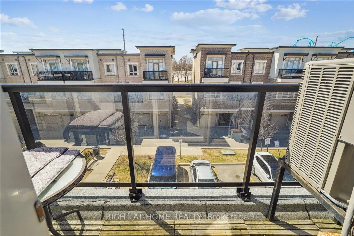 Photo 20 of Unit 14, 105 Kayla Crescent, Vaughan, Maple — HOMEH