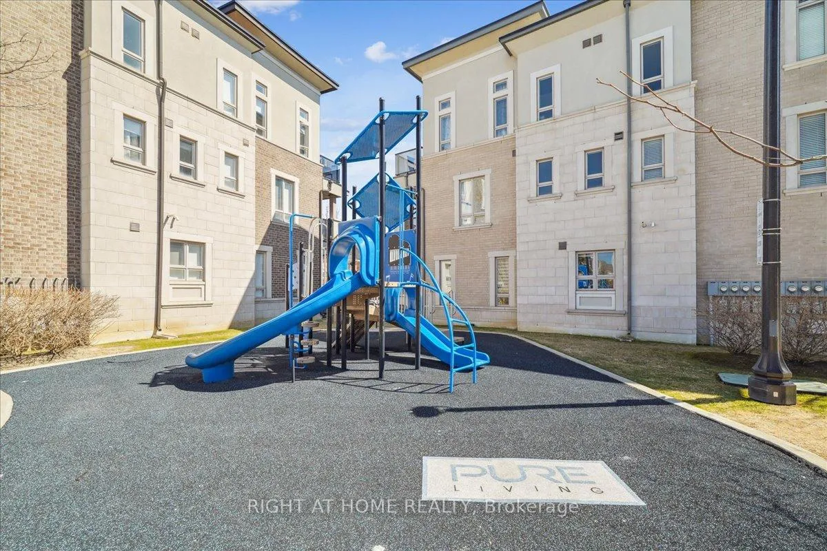 Photo 25 of Unit 14, 105 Kayla Crescent, Vaughan, Maple — HOMEH