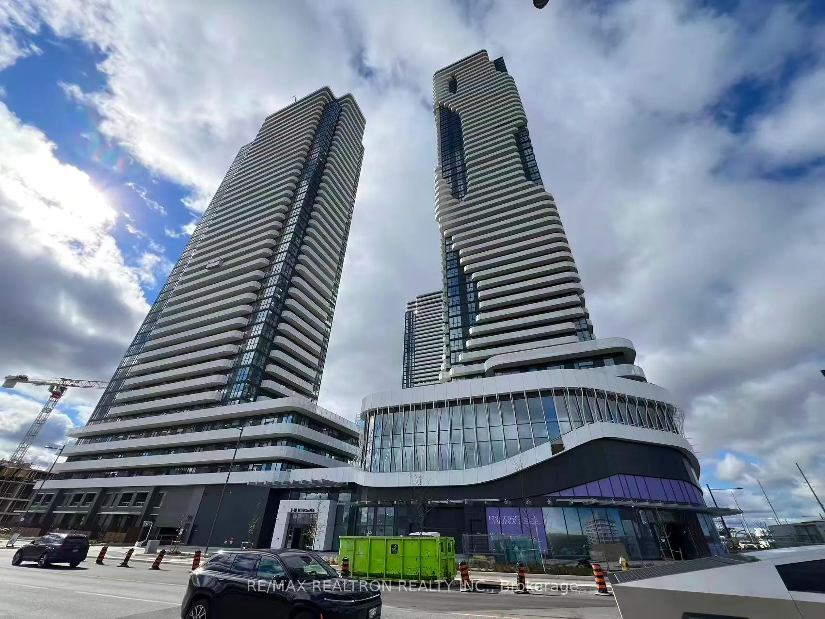 Photo 1 of Unit 4610, 28 Interchange Way, Vaughan, Vaughan Corporate Centre — HOMEH