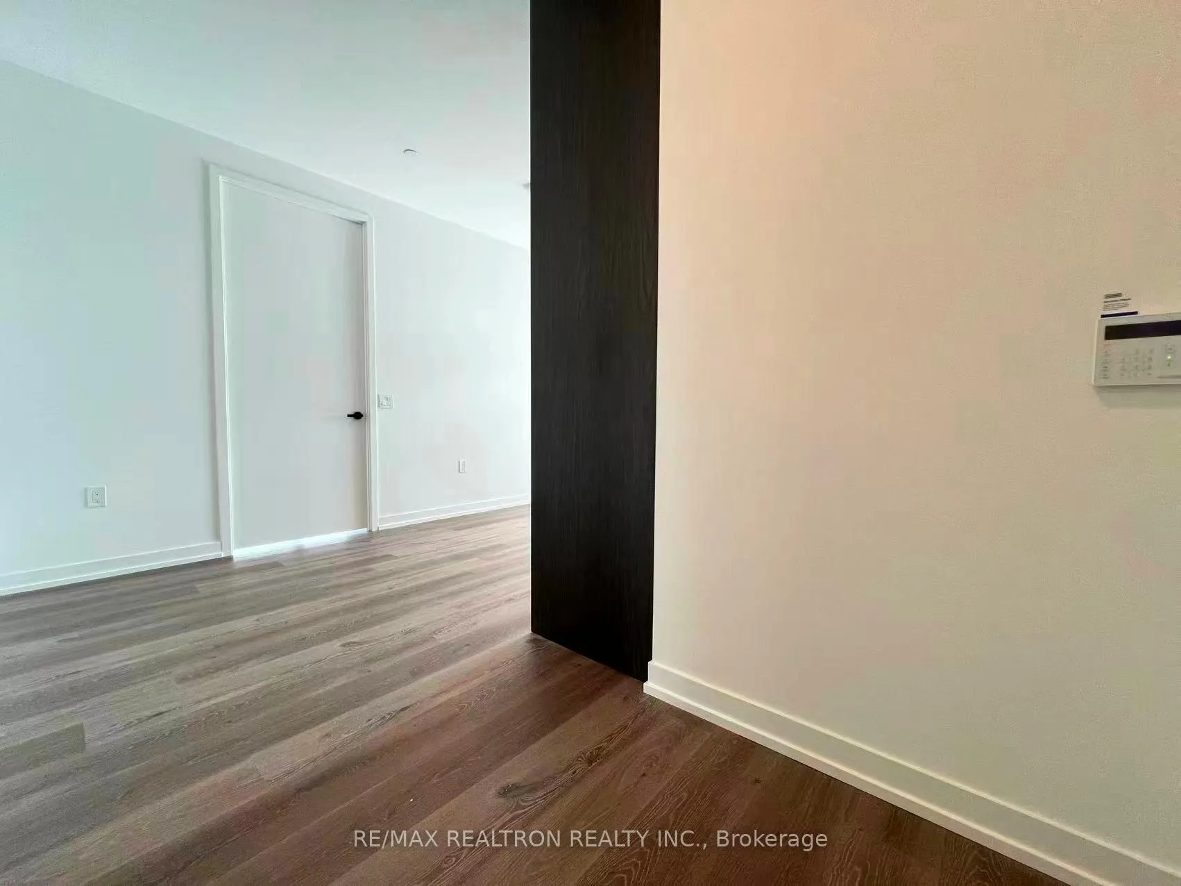 Photo 3 of Unit 4610, 28 Interchange Way, Vaughan, Vaughan Corporate Centre — HOMEH
