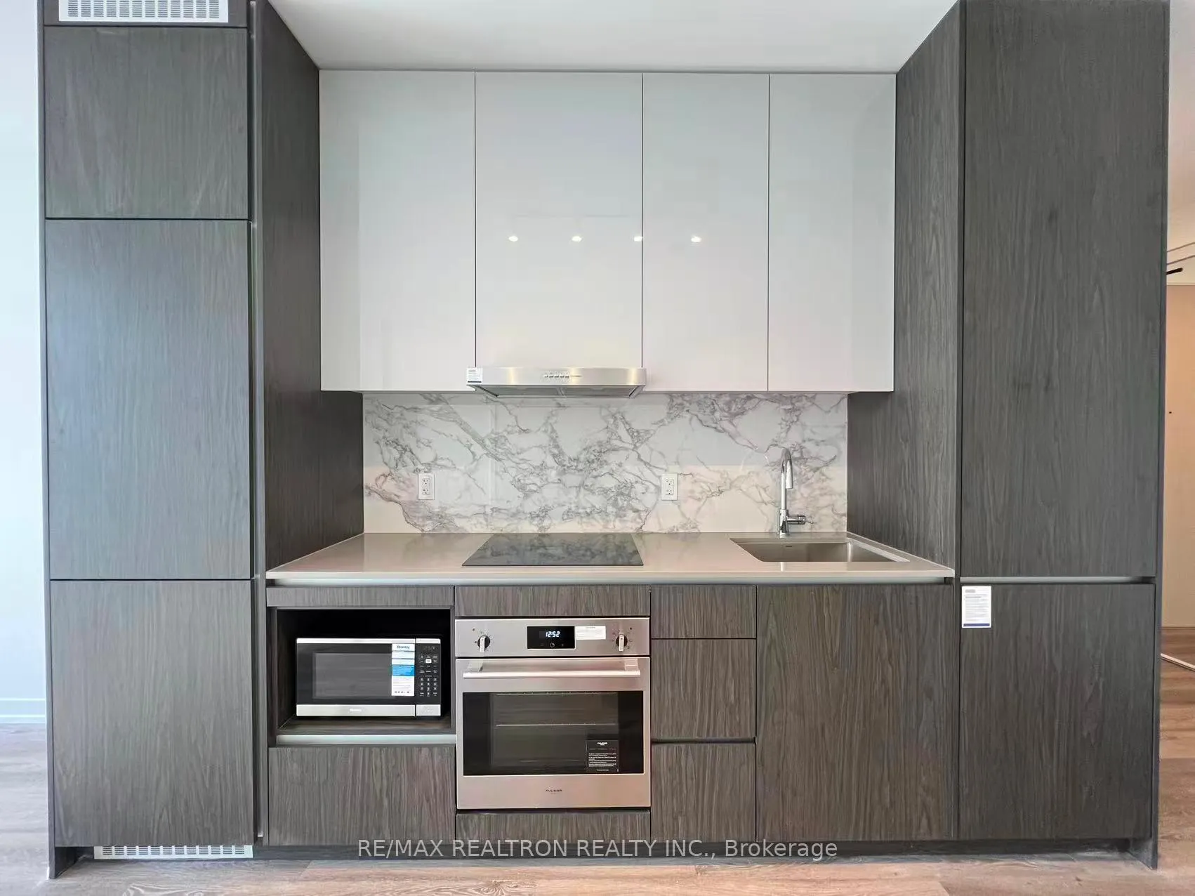 Photo 6 of Unit 4610, 28 Interchange Way, Vaughan, Vaughan Corporate Centre — HOMEH