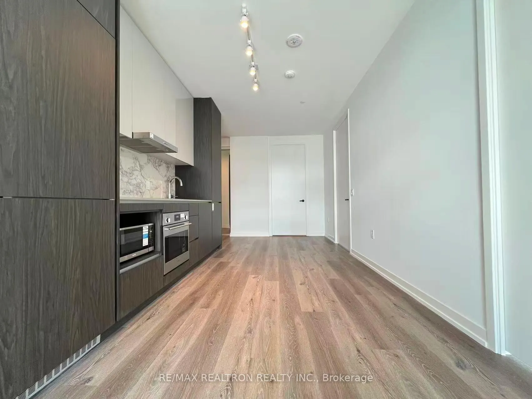 Photo 7 of Unit 4610, 28 Interchange Way, Vaughan, Vaughan Corporate Centre — HOMEH