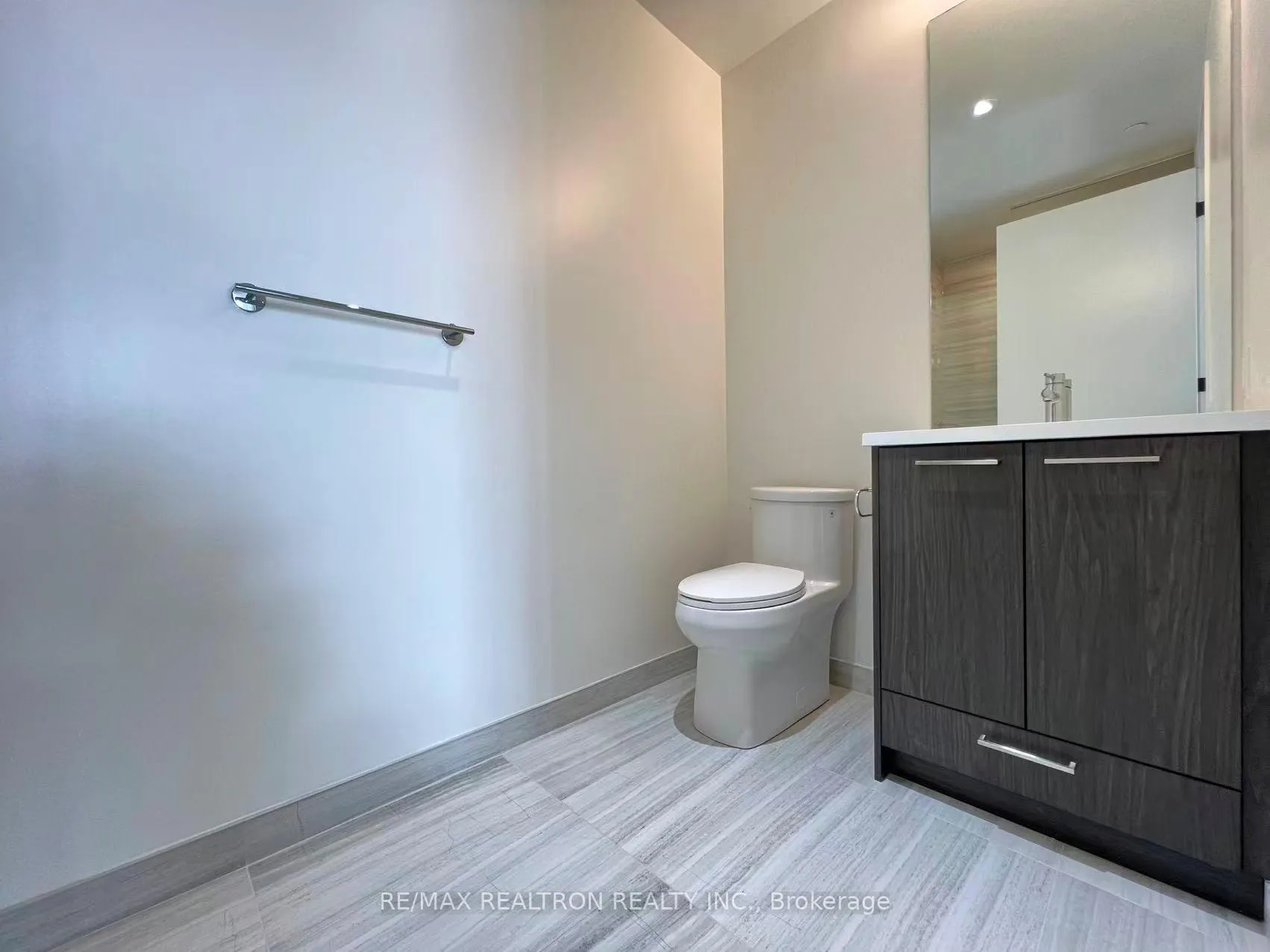 Photo 10 of Unit 4610, 28 Interchange Way, Vaughan, Vaughan Corporate Centre — HOMEH
