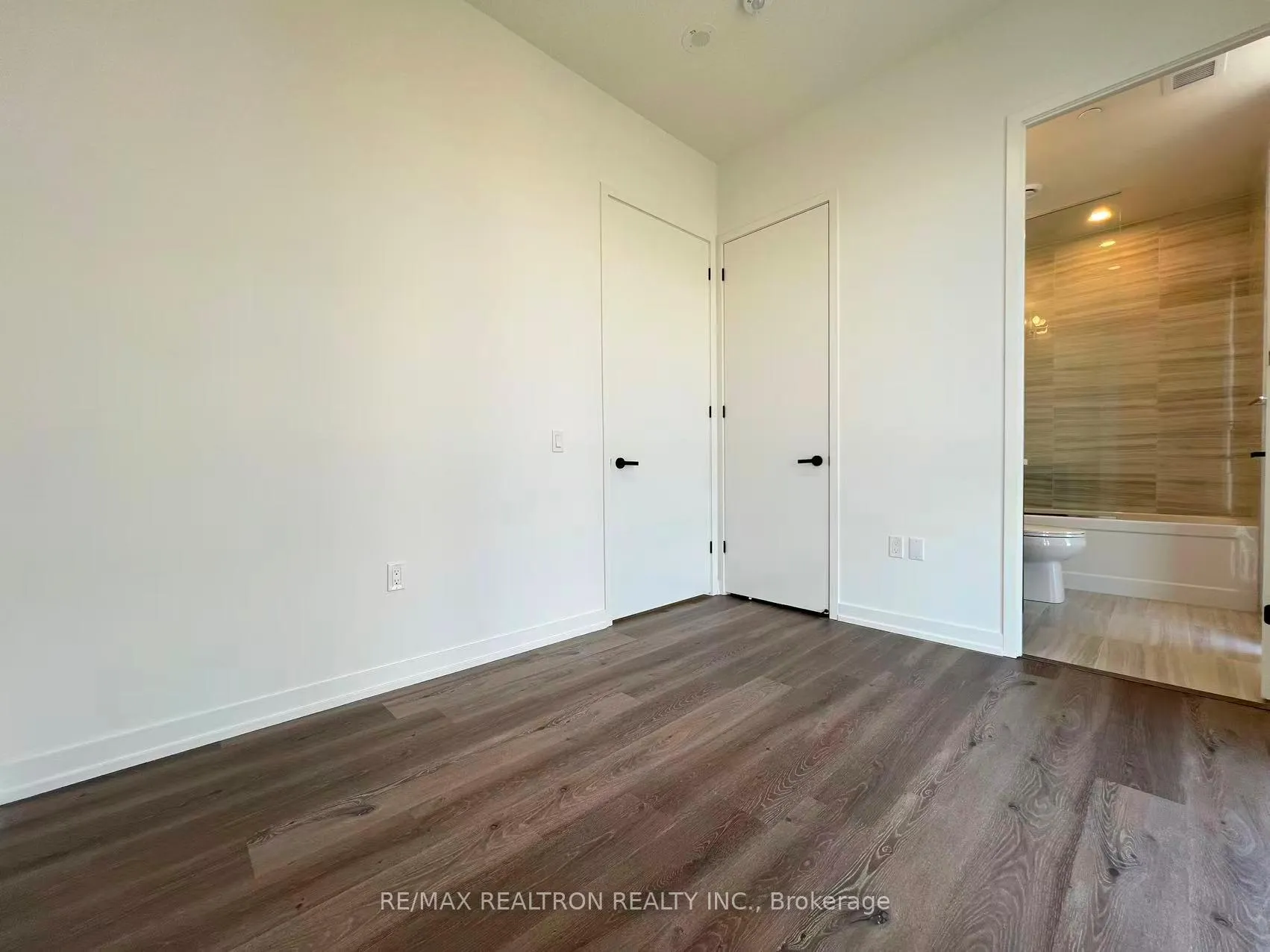 Photo 13 of Unit 4610, 28 Interchange Way, Vaughan, Vaughan Corporate Centre — HOMEH