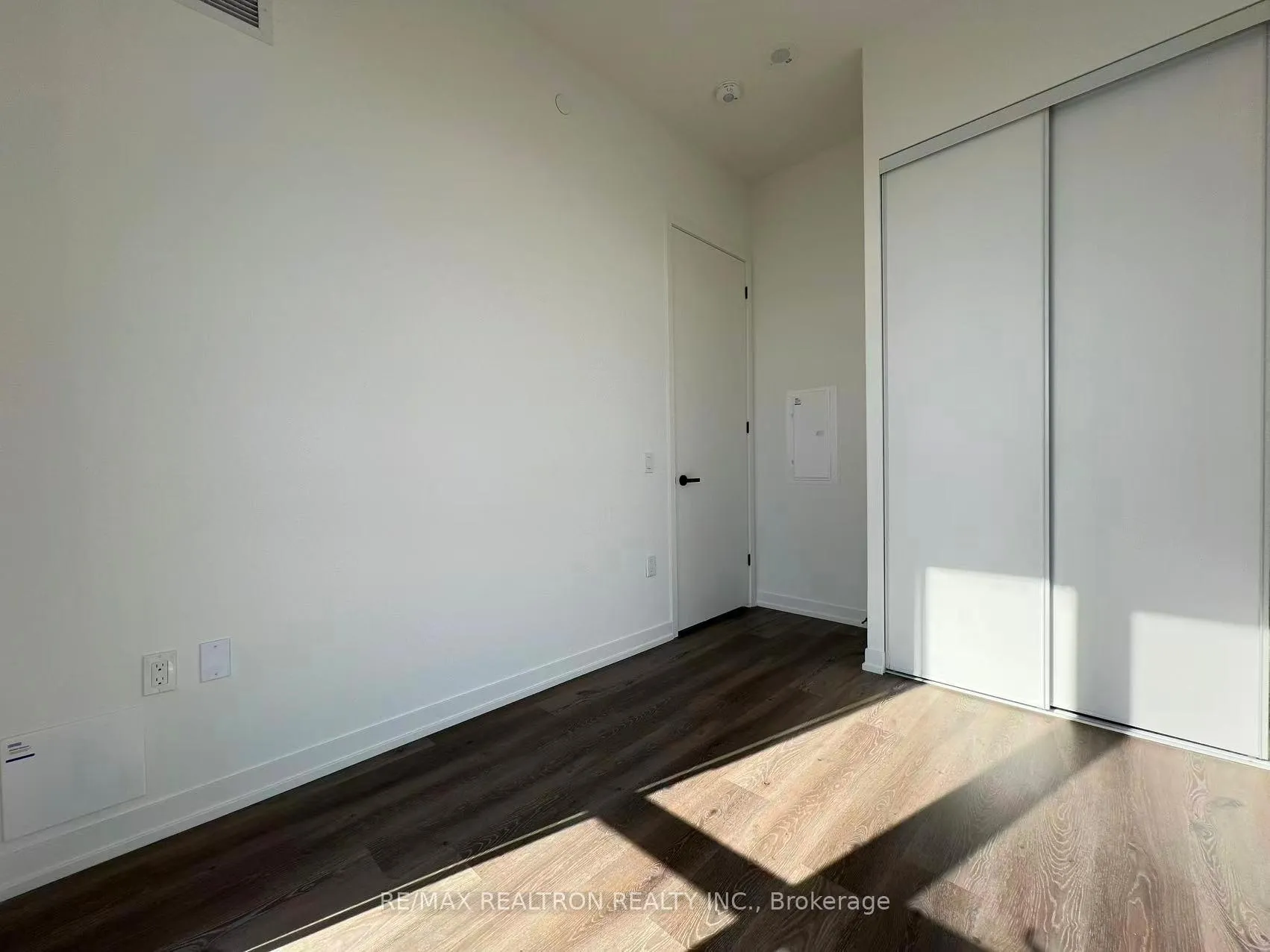 Photo 15 of Unit 4610, 28 Interchange Way, Vaughan, Vaughan Corporate Centre — HOMEH