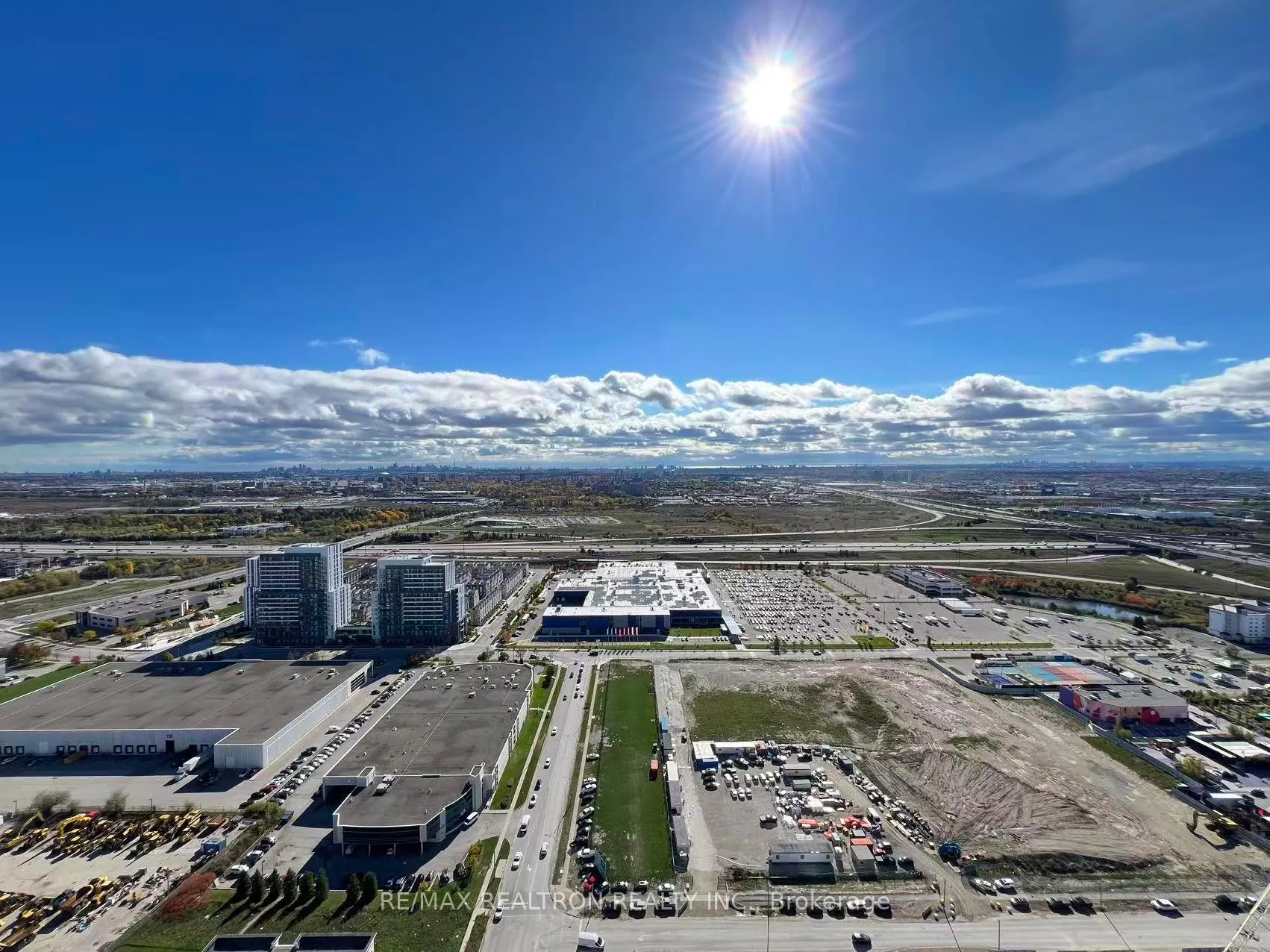 Photo 18 of Unit 4610, 28 Interchange Way, Vaughan, Vaughan Corporate Centre — HOMEH