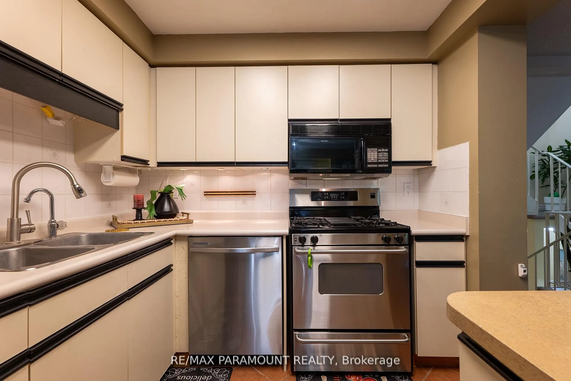 Photo 11 of Unit 30, 365 Pioneer Drive, Kitchener — HOMEH