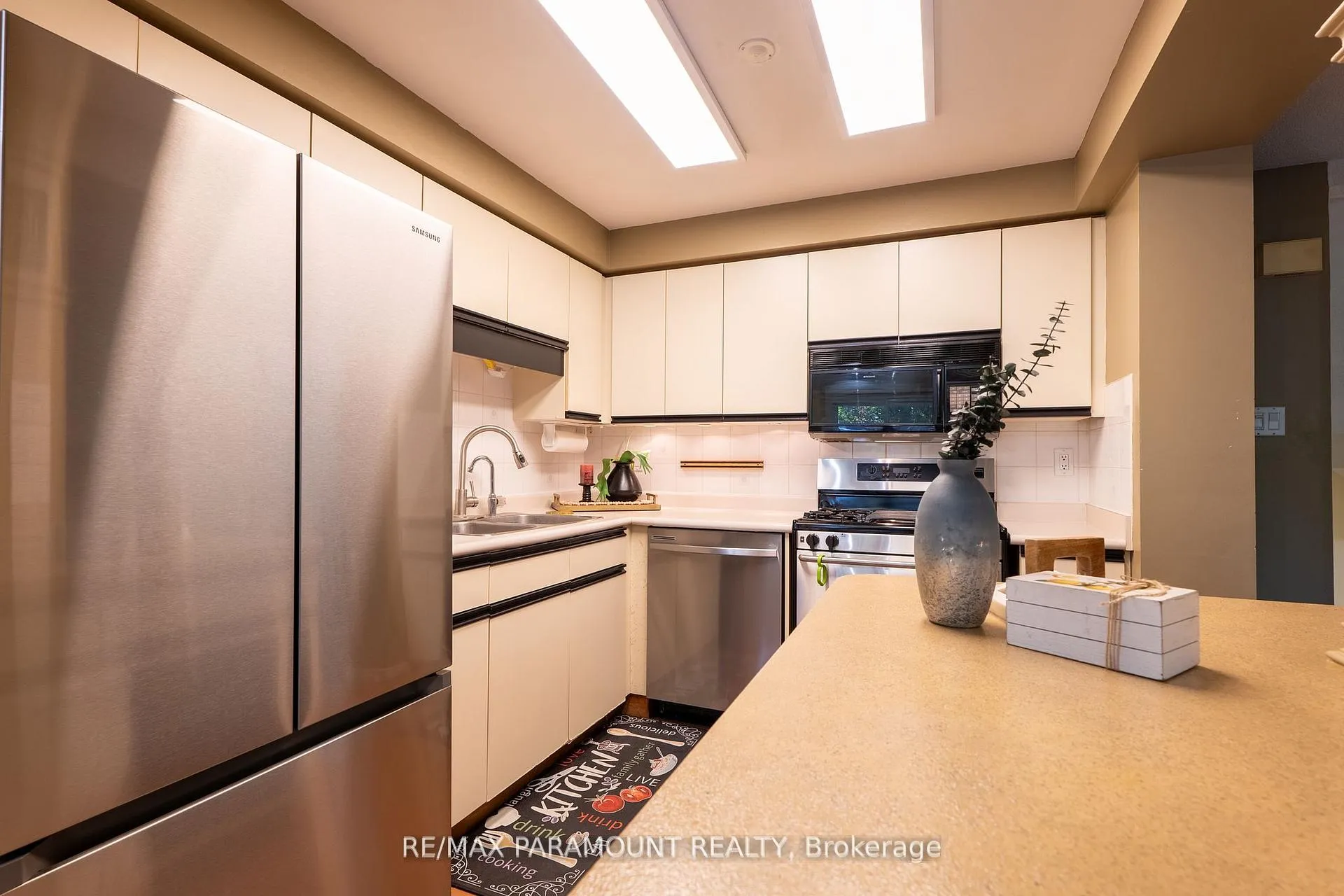 Photo 13 of Unit 30, 365 Pioneer Drive, Kitchener — HOMEH