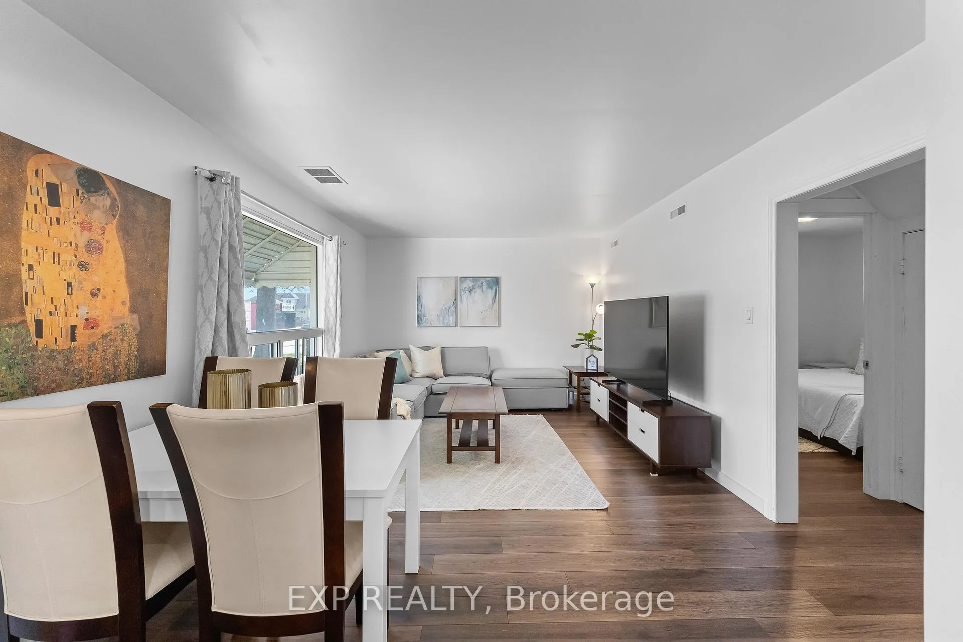 Photo 3 of 271 Crowland Avenue, Welland, Lincoln/Crowland — HOMEH