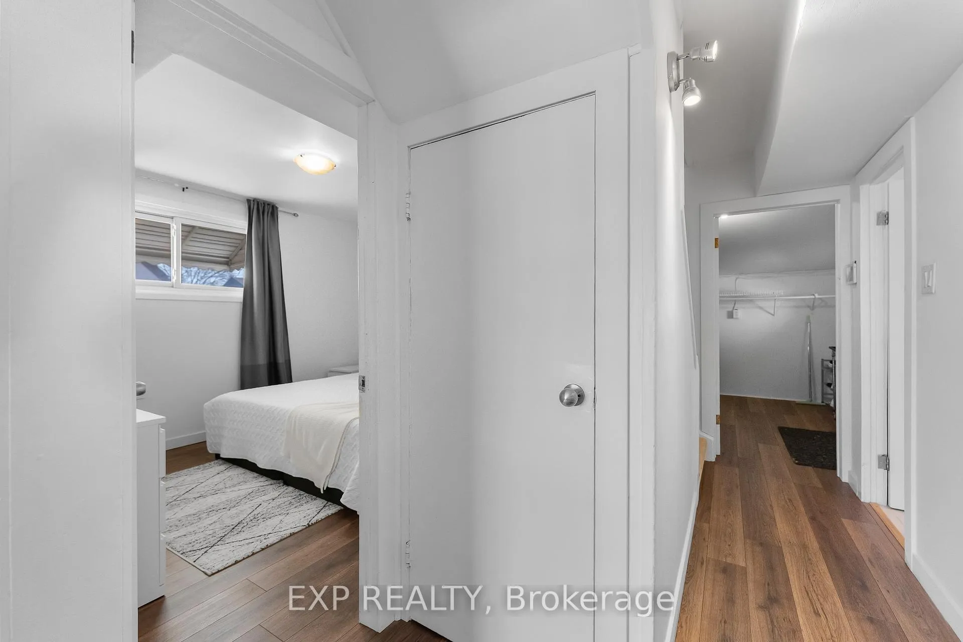 Photo 13 of 271 Crowland Avenue, Welland, Lincoln/Crowland — HOMEH