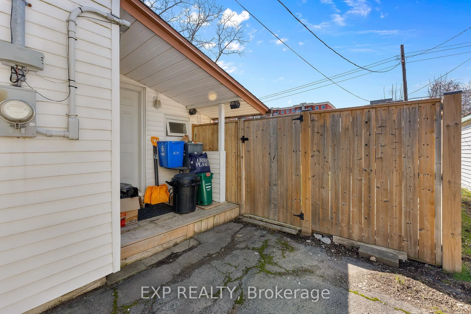 Photo 22 of 271 Crowland Avenue, Welland, Lincoln/Crowland — HOMEH