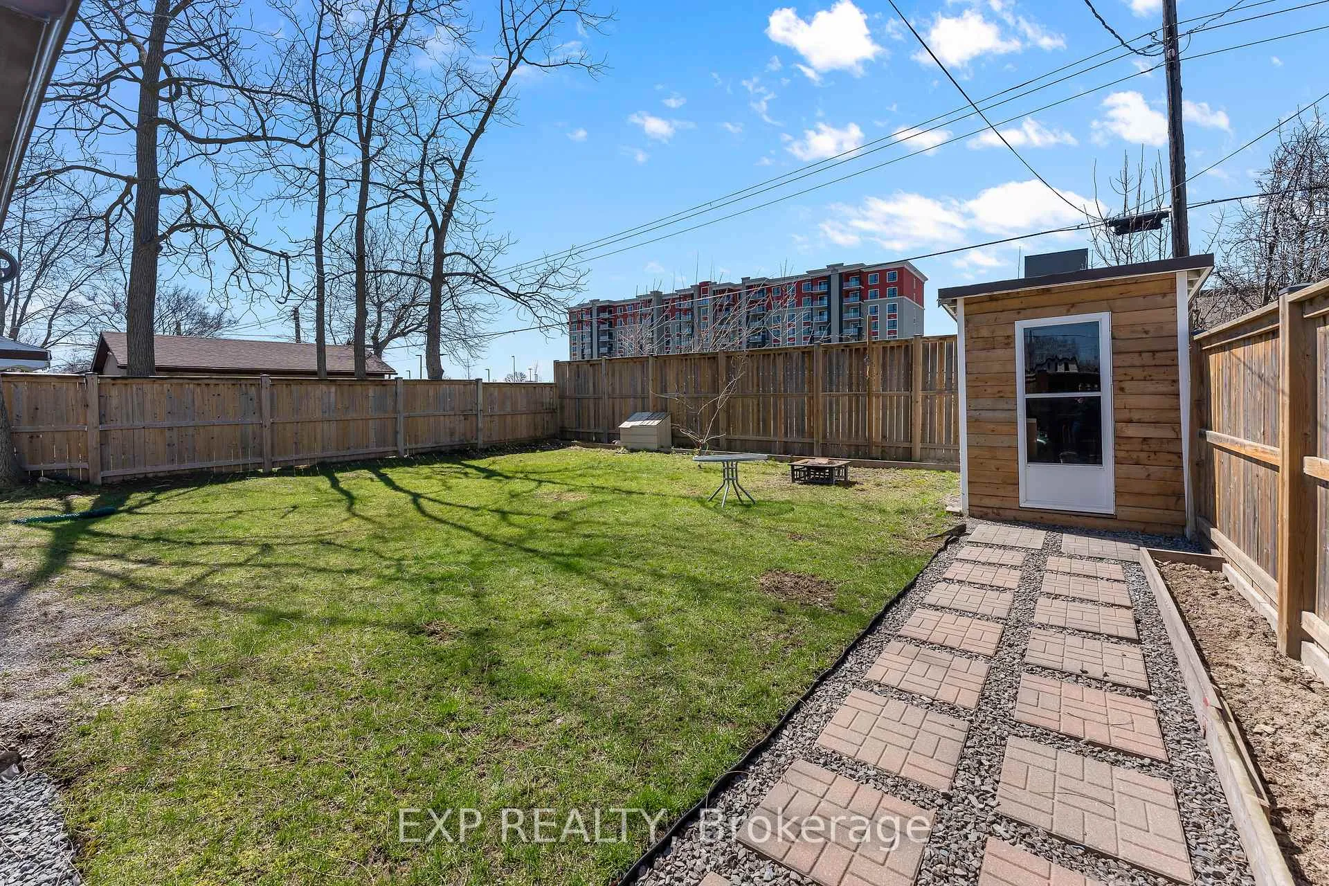 Photo 23 of 271 Crowland Avenue, Welland, Lincoln/Crowland — HOMEH