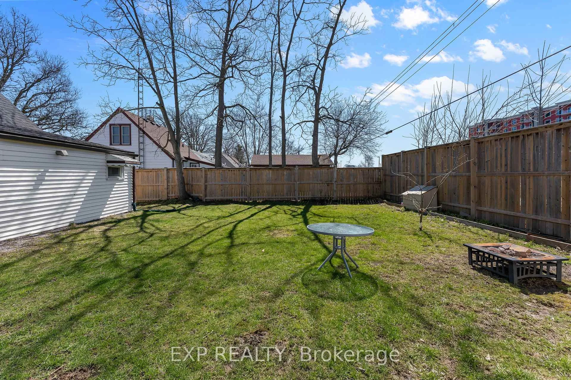 Photo 25 of 271 Crowland Avenue, Welland, Lincoln/Crowland — HOMEH