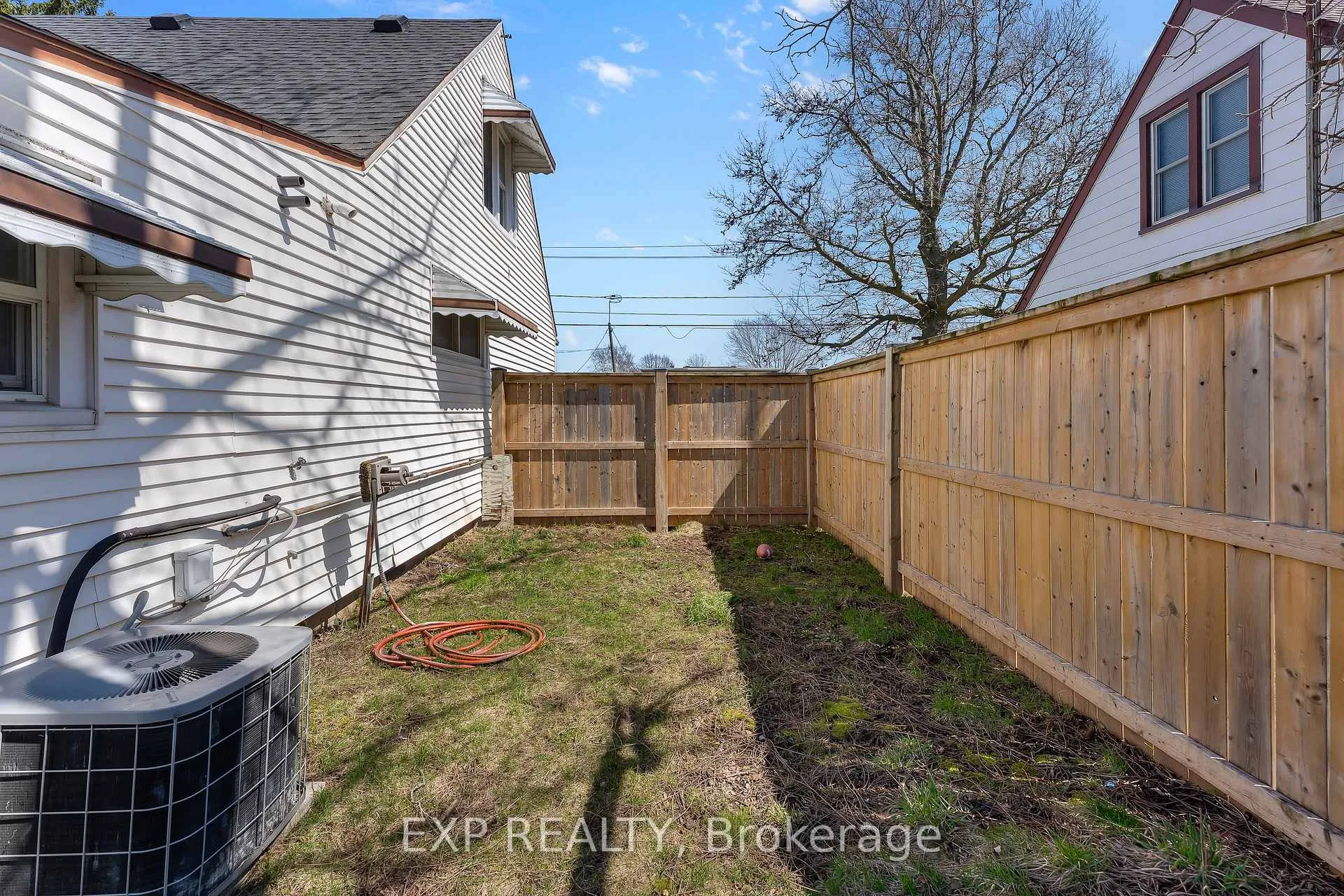 Photo 27 of 271 Crowland Avenue, Welland, Lincoln/Crowland — HOMEH