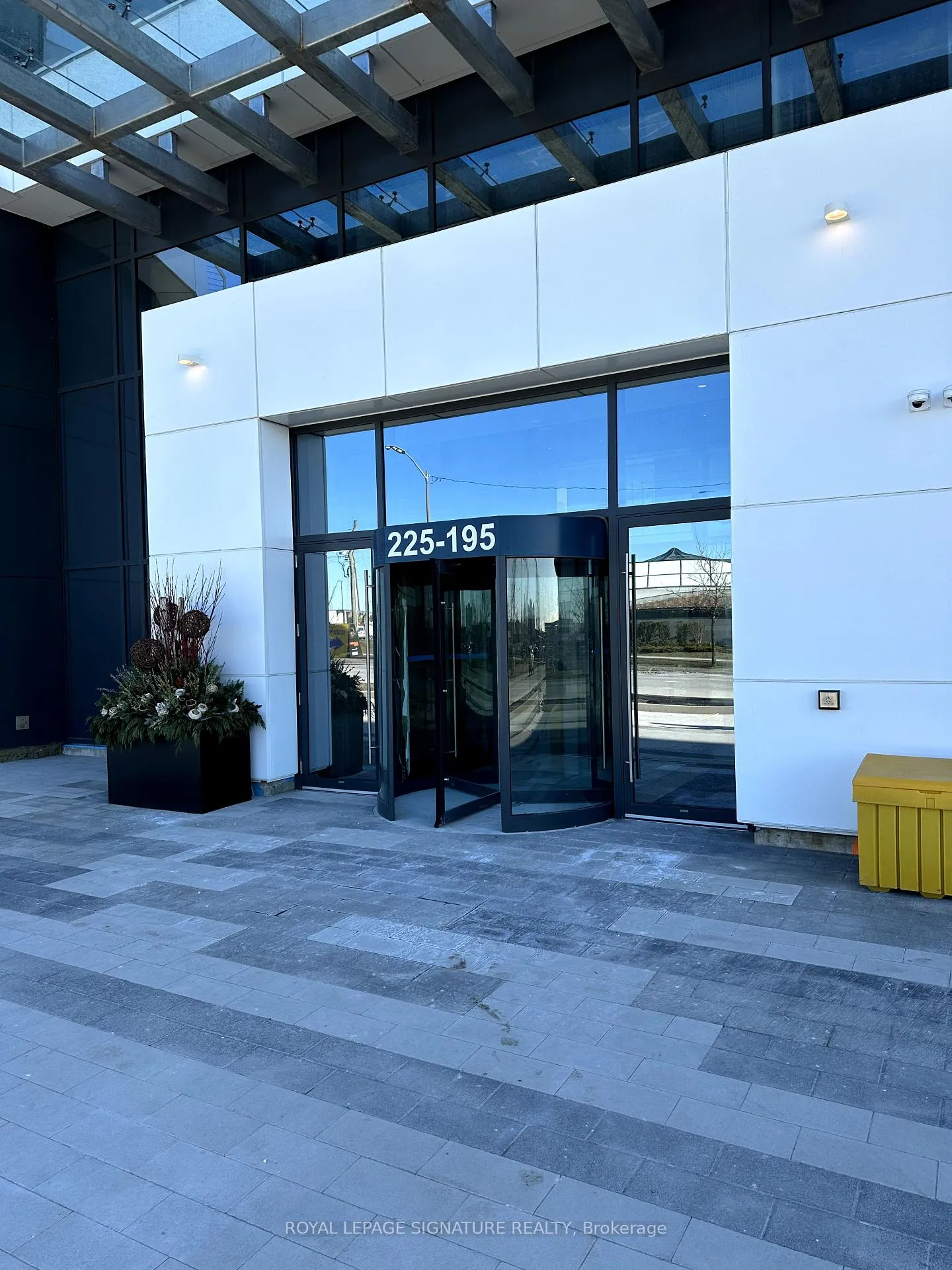 Photo 2 of Unit 1809, 197 Commerce Street, Vaughan, Vaughan Corporate Centre — HOMEH