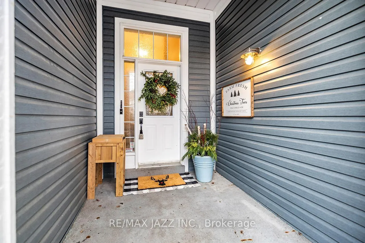 Photo 2 of 23 Schooner Lane, Clarington, Newcastle — HOMEH