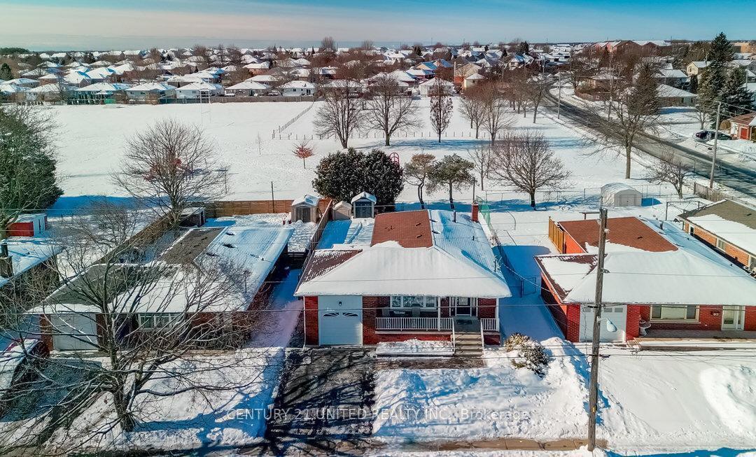 Photo 2 of 809 Westwood Drive, Cobourg — HOMEH