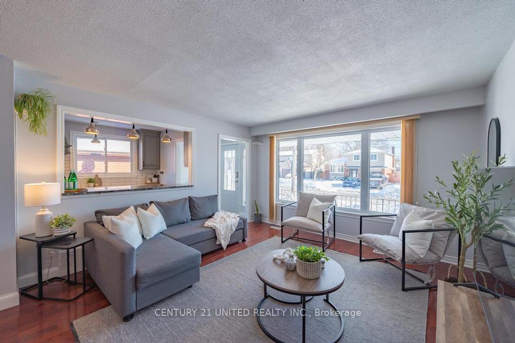 Photo 4 of 809 Westwood Drive, Cobourg — HOMEH