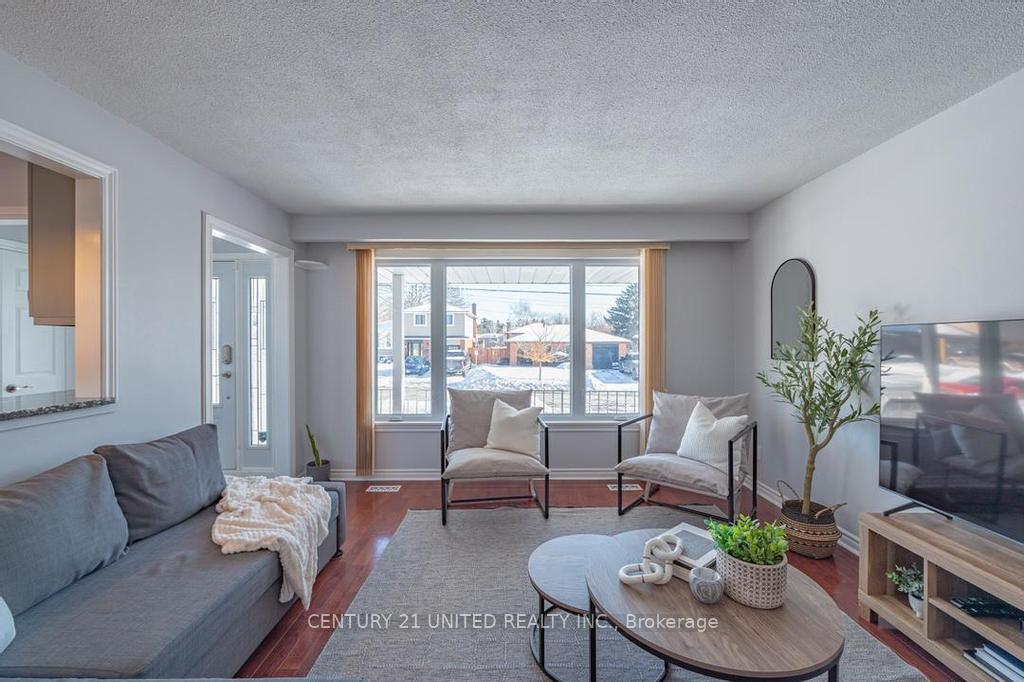 Photo 5 of 809 Westwood Drive, Cobourg — HOMEH