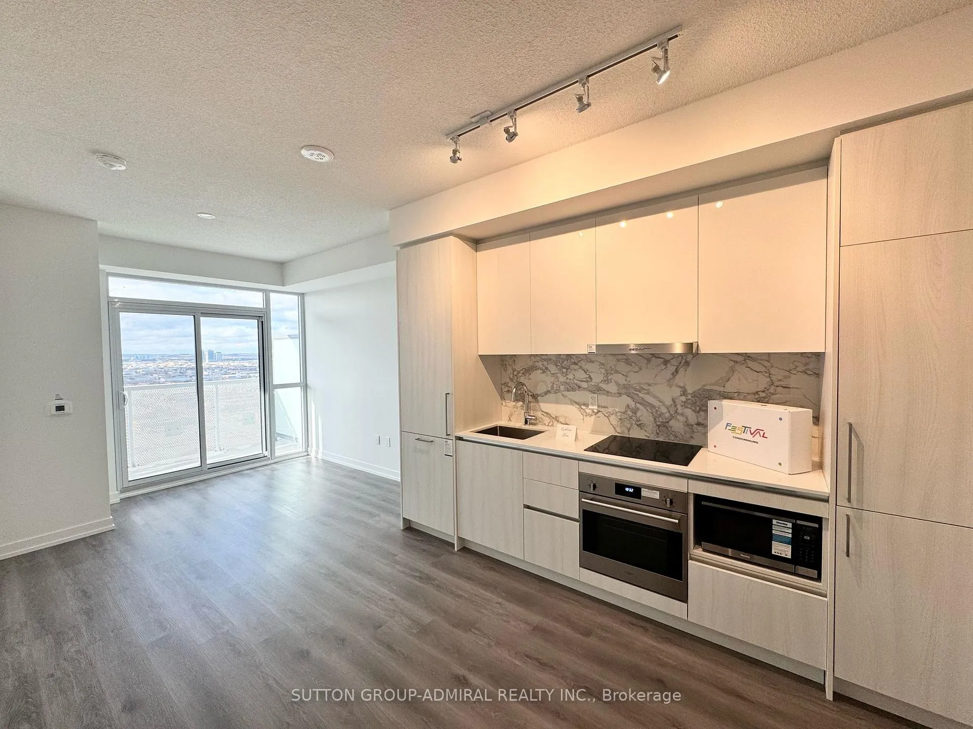 Photo 5 of Unit 2810, 225 Commerce Street, Vaughan, Vaughan Corporate Centre — HOMEH