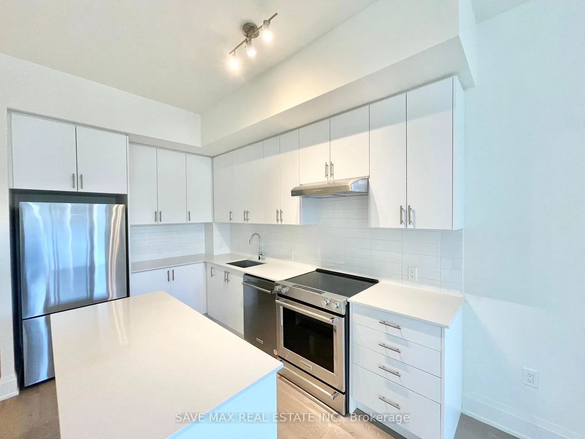 Photo 5 of Unit #520, 8960 Jane Street, Vaughan, Concord — HOMEH