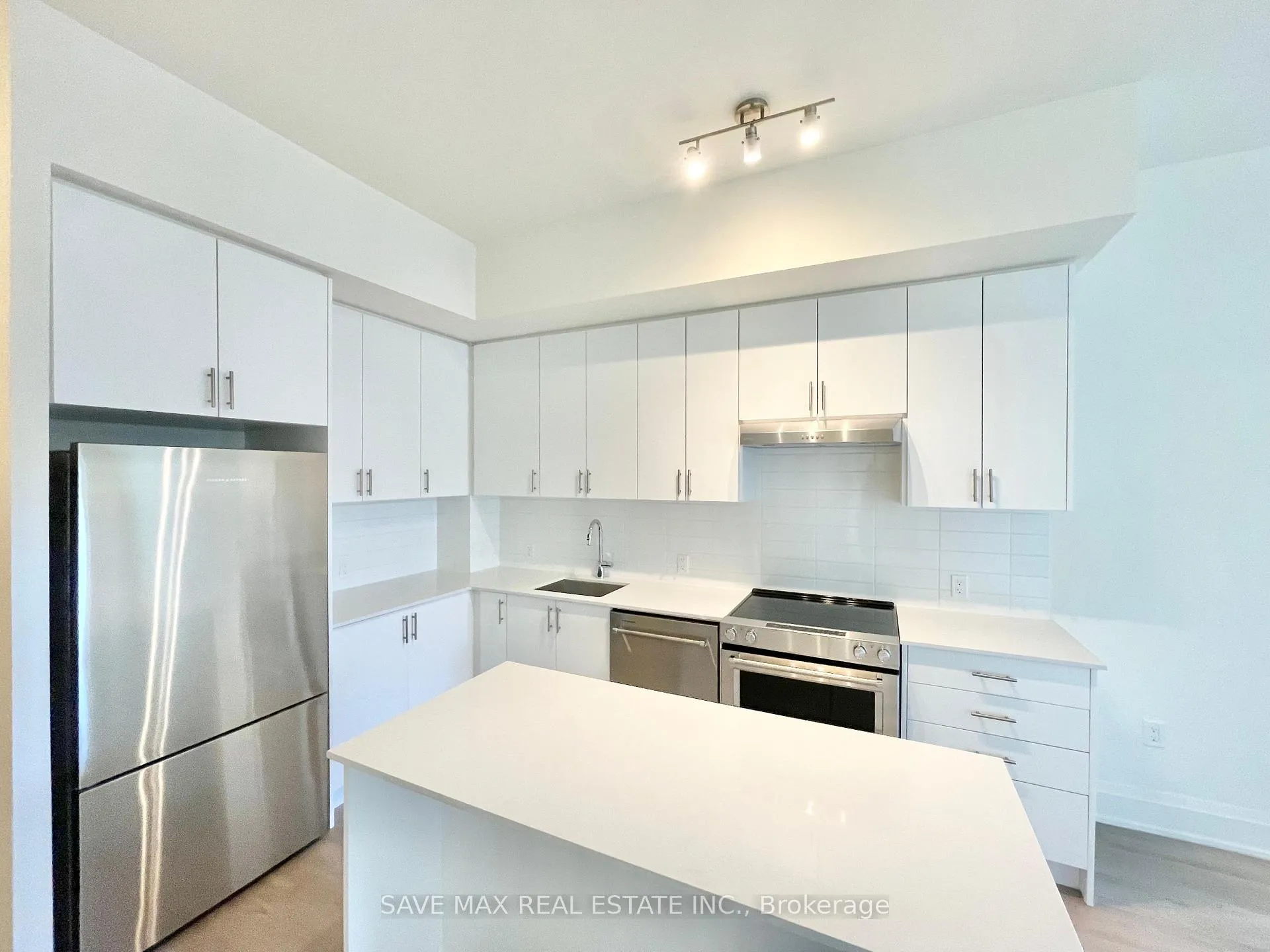 Photo 7 of Unit #520, 8960 Jane Street, Vaughan, Concord — HOMEH