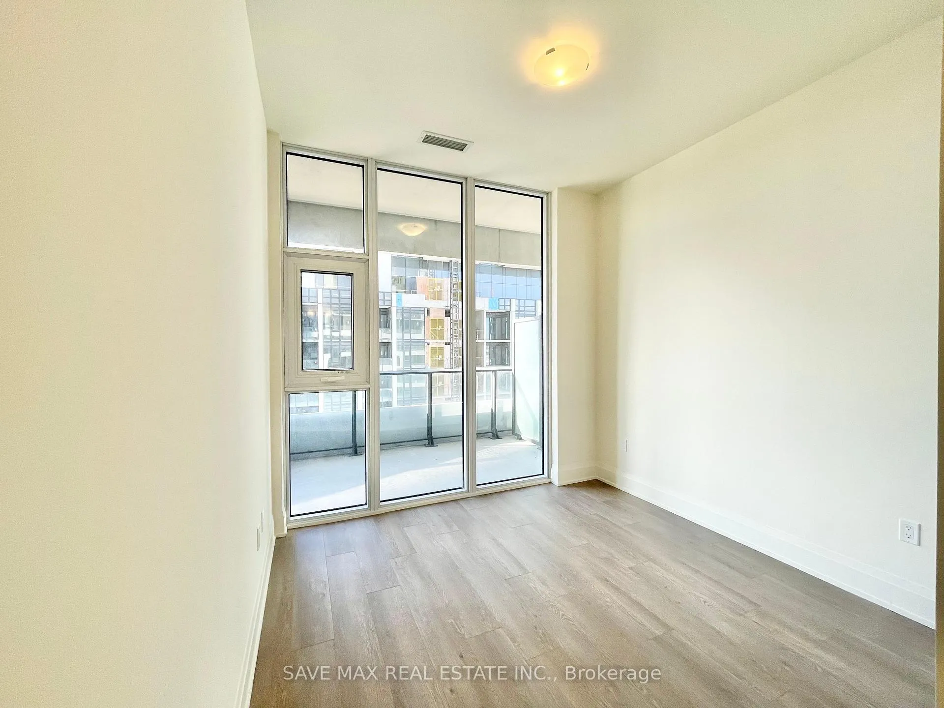 Photo 8 of Unit #520, 8960 Jane Street, Vaughan, Concord — HOMEH