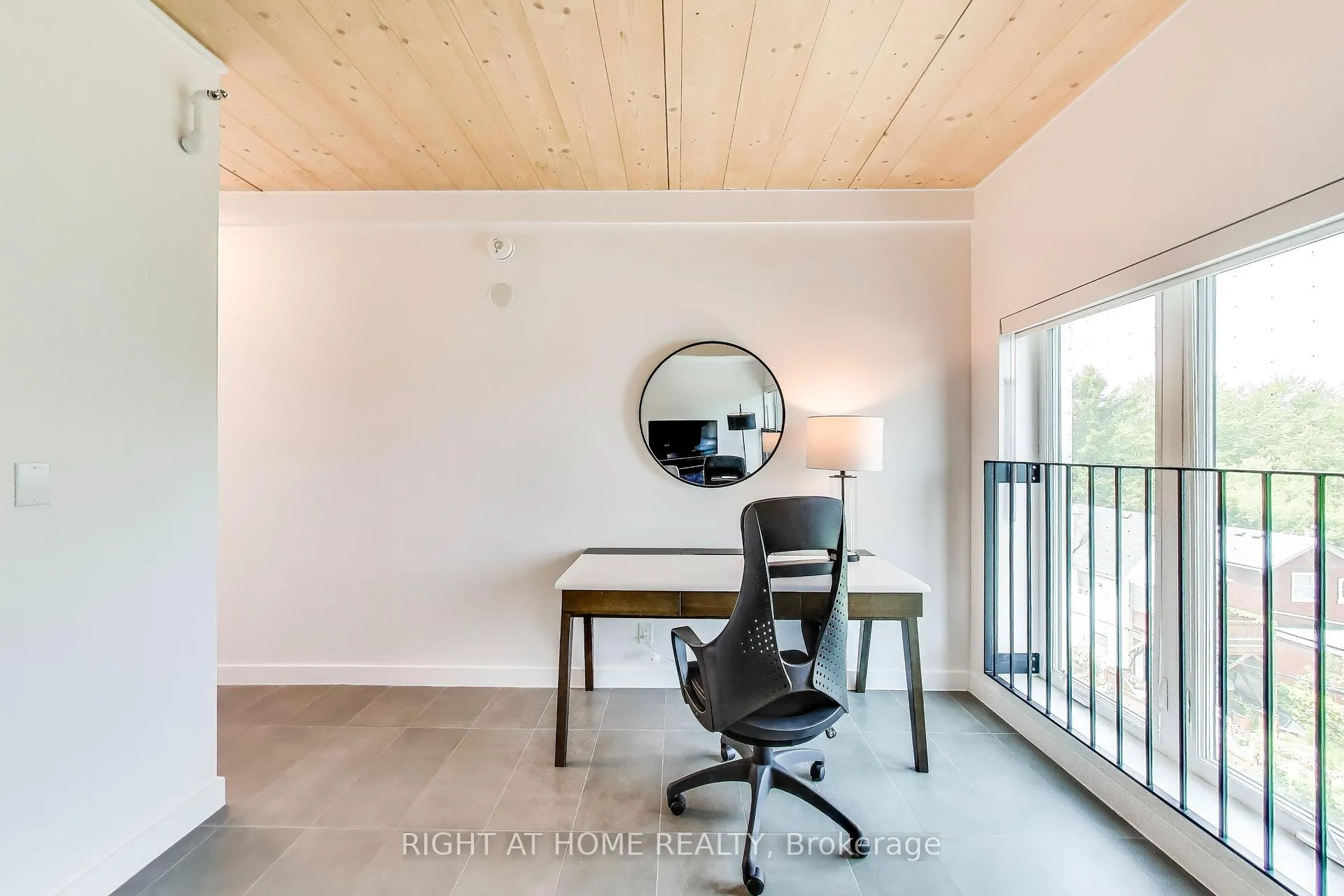 Photo 7 of Unit PH, 1604 Queen Street E, Toronto, Greenwood-Coxwell — HOMEH