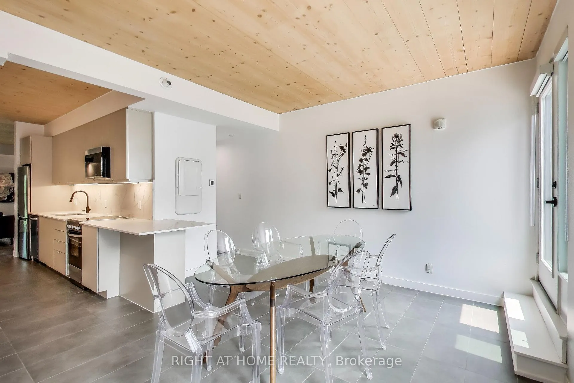 Photo 11 of Unit PH, 1604 Queen Street E, Toronto, Greenwood-Coxwell — HOMEH
