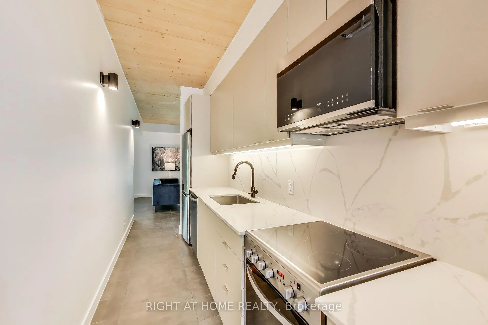 Photo 13 of Unit PH, 1604 Queen Street E, Toronto, Greenwood-Coxwell — HOMEH