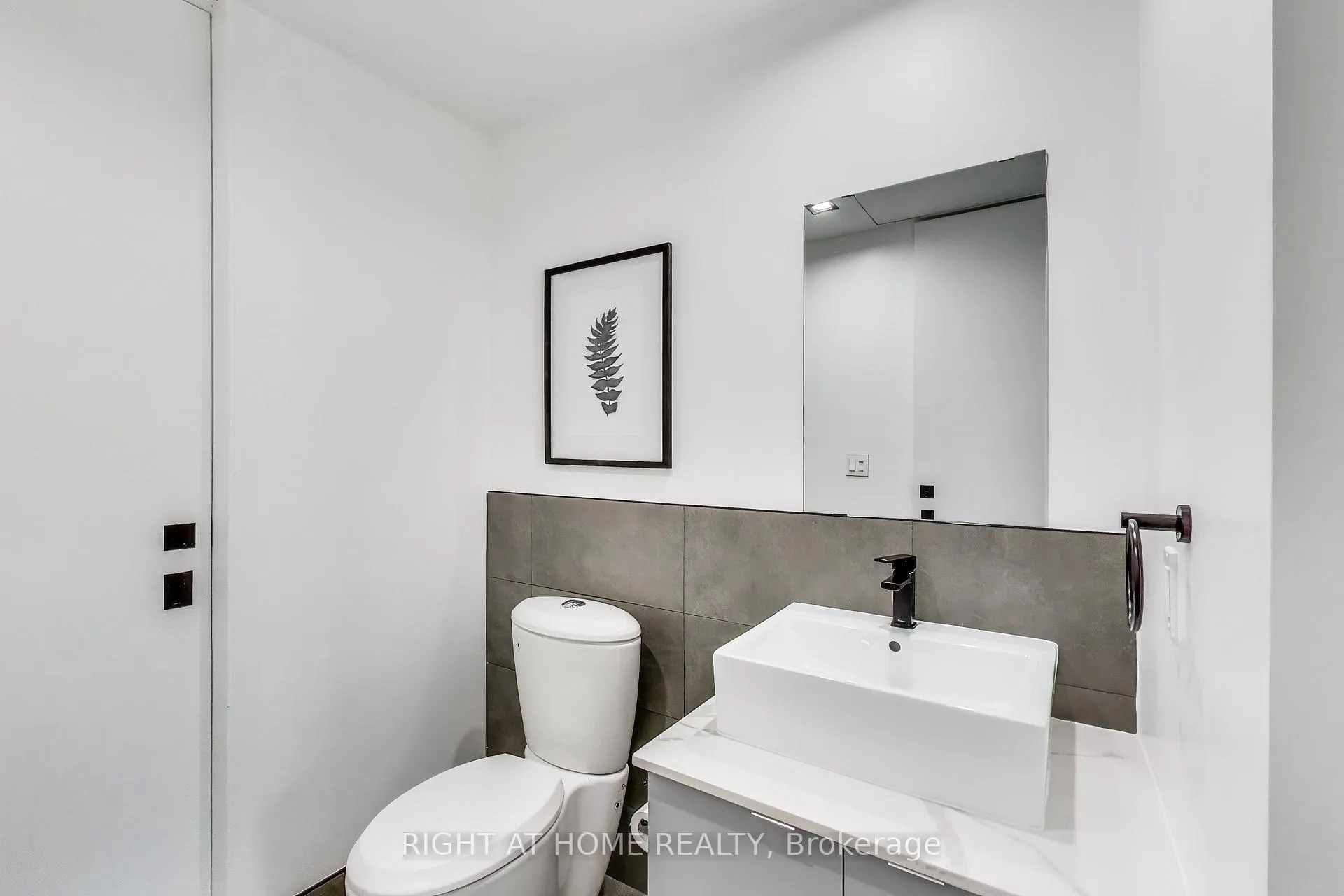 Photo 16 of Unit PH, 1604 Queen Street E, Toronto, Greenwood-Coxwell — HOMEH
