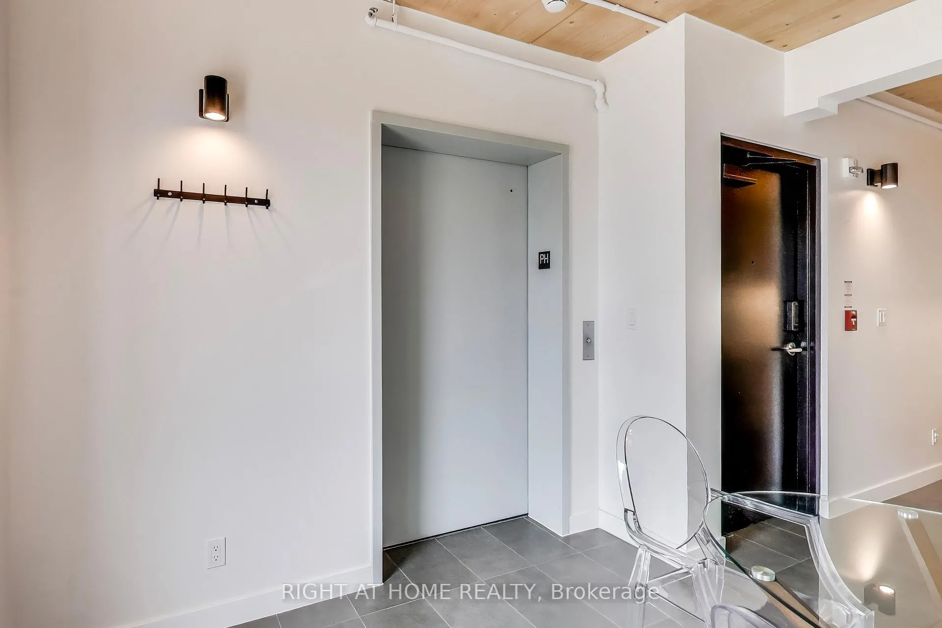 Photo 17 of Unit PH, 1604 Queen Street E, Toronto, Greenwood-Coxwell — HOMEH
