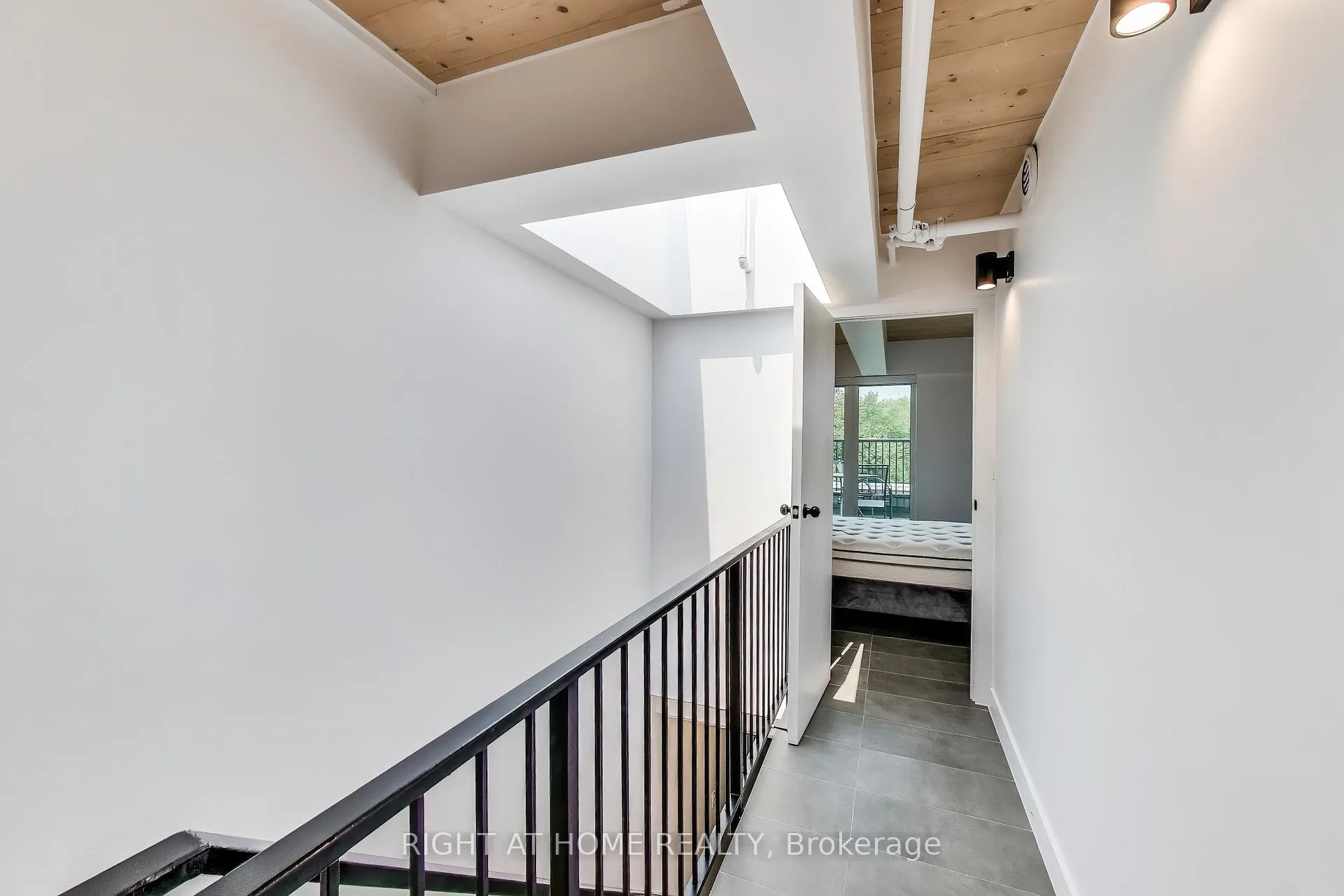 Photo 23 of Unit PH, 1604 Queen Street E, Toronto, Greenwood-Coxwell — HOMEH