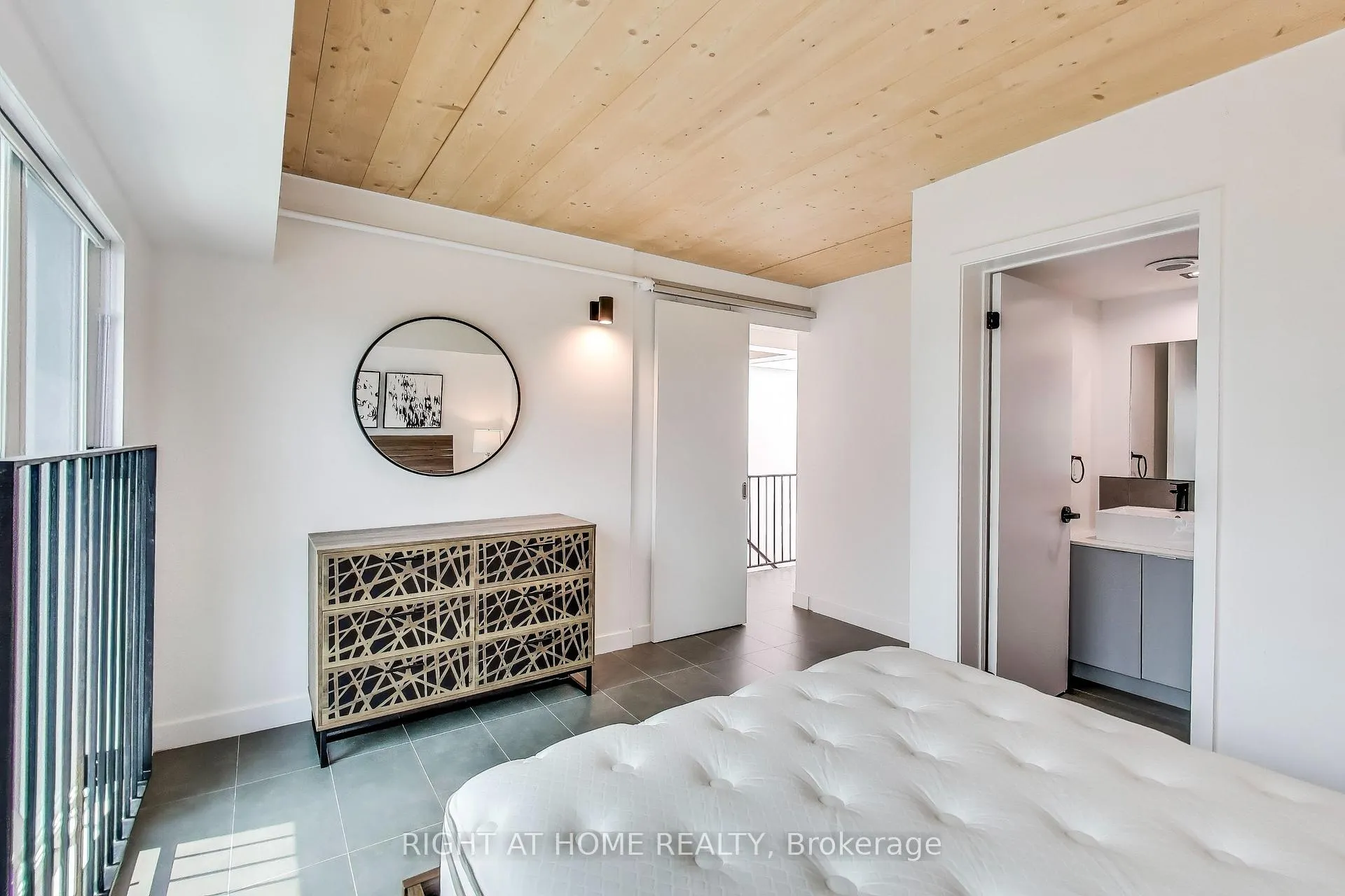 Photo 33 of Unit PH, 1604 Queen Street E, Toronto, Greenwood-Coxwell — HOMEH