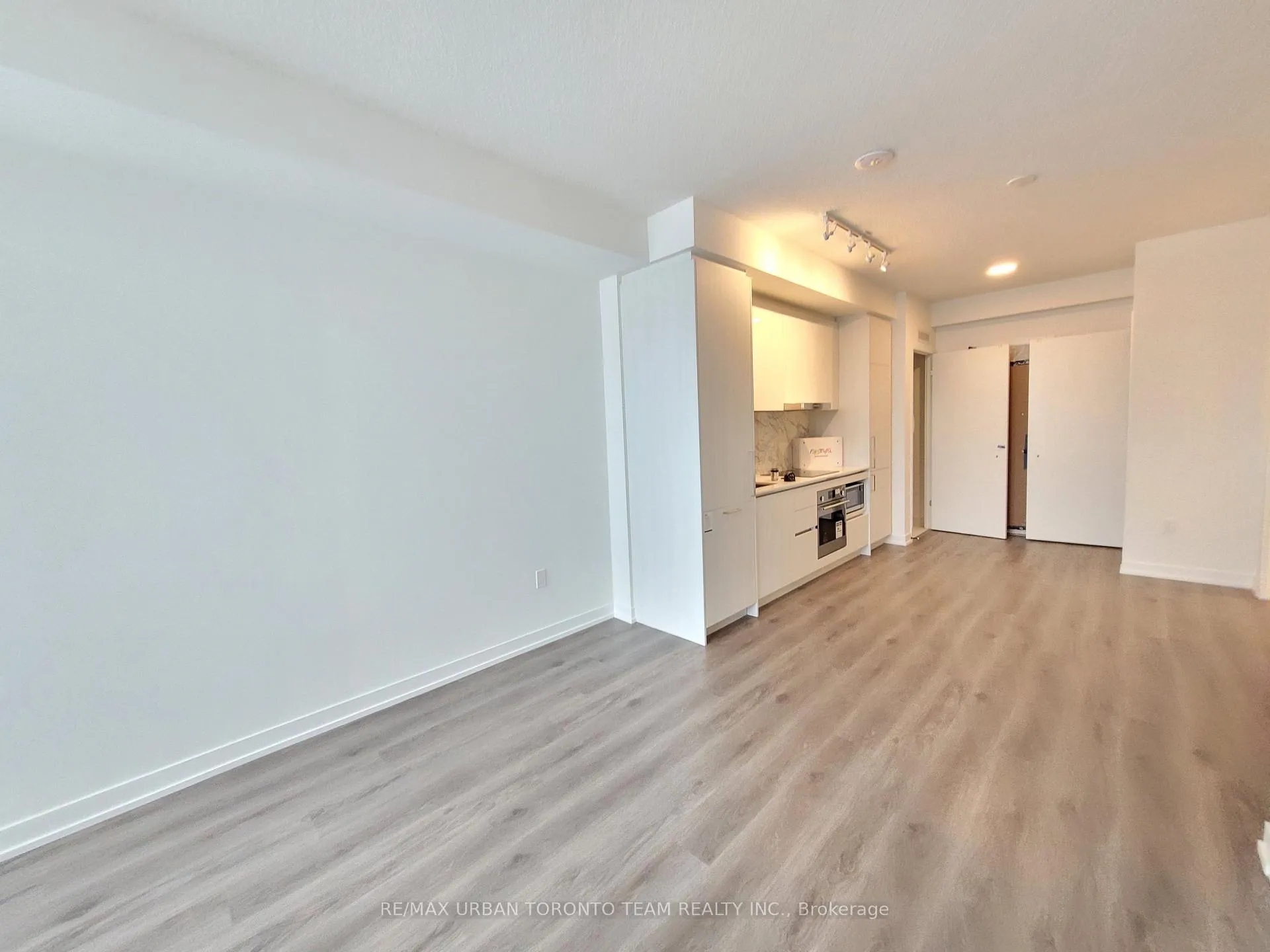 Photo 1 of Unit 510, 225 Commerce St Street, Vaughan, Vaughan Corporate Centre — HOMEH
